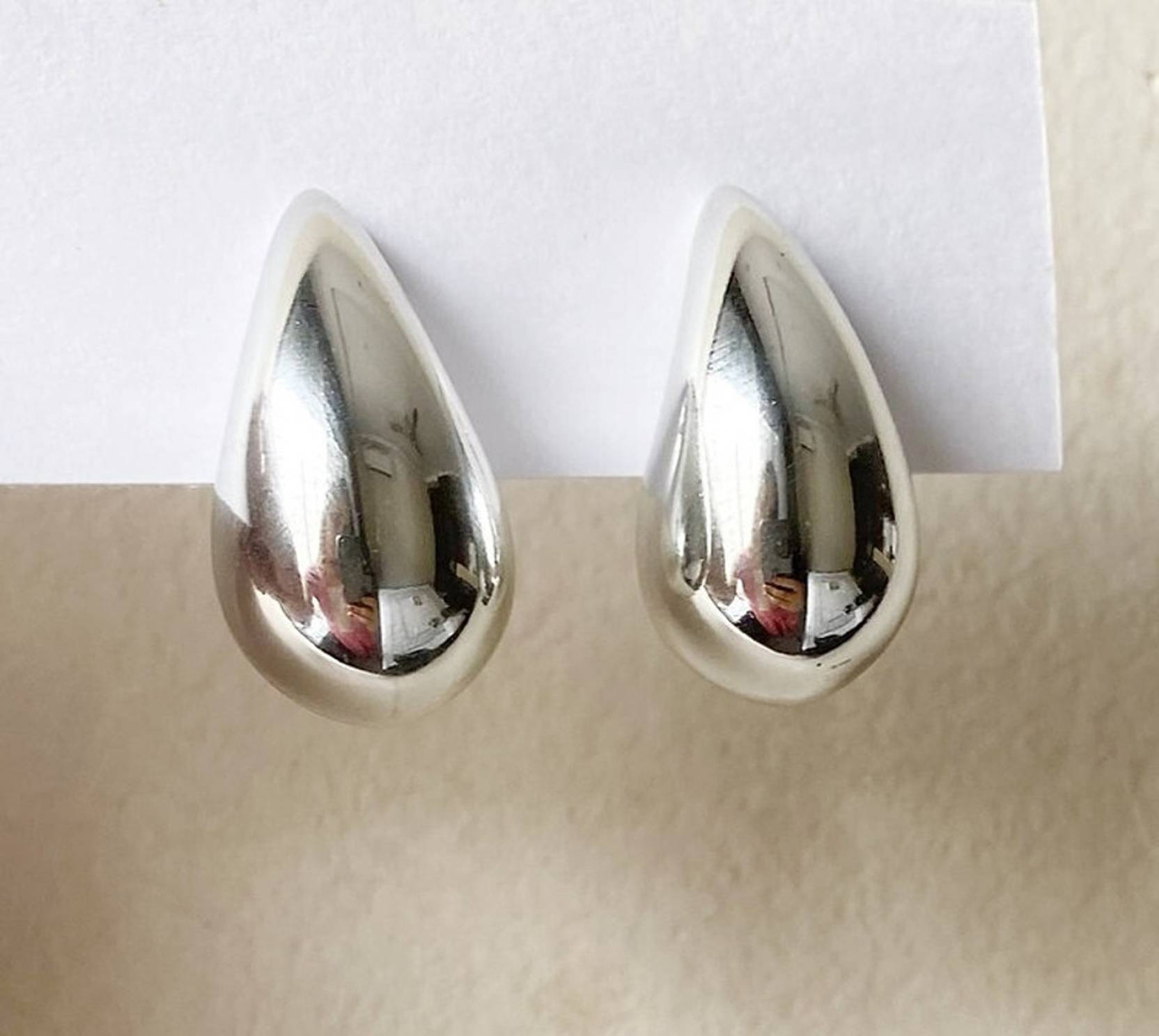 Earring (J23)