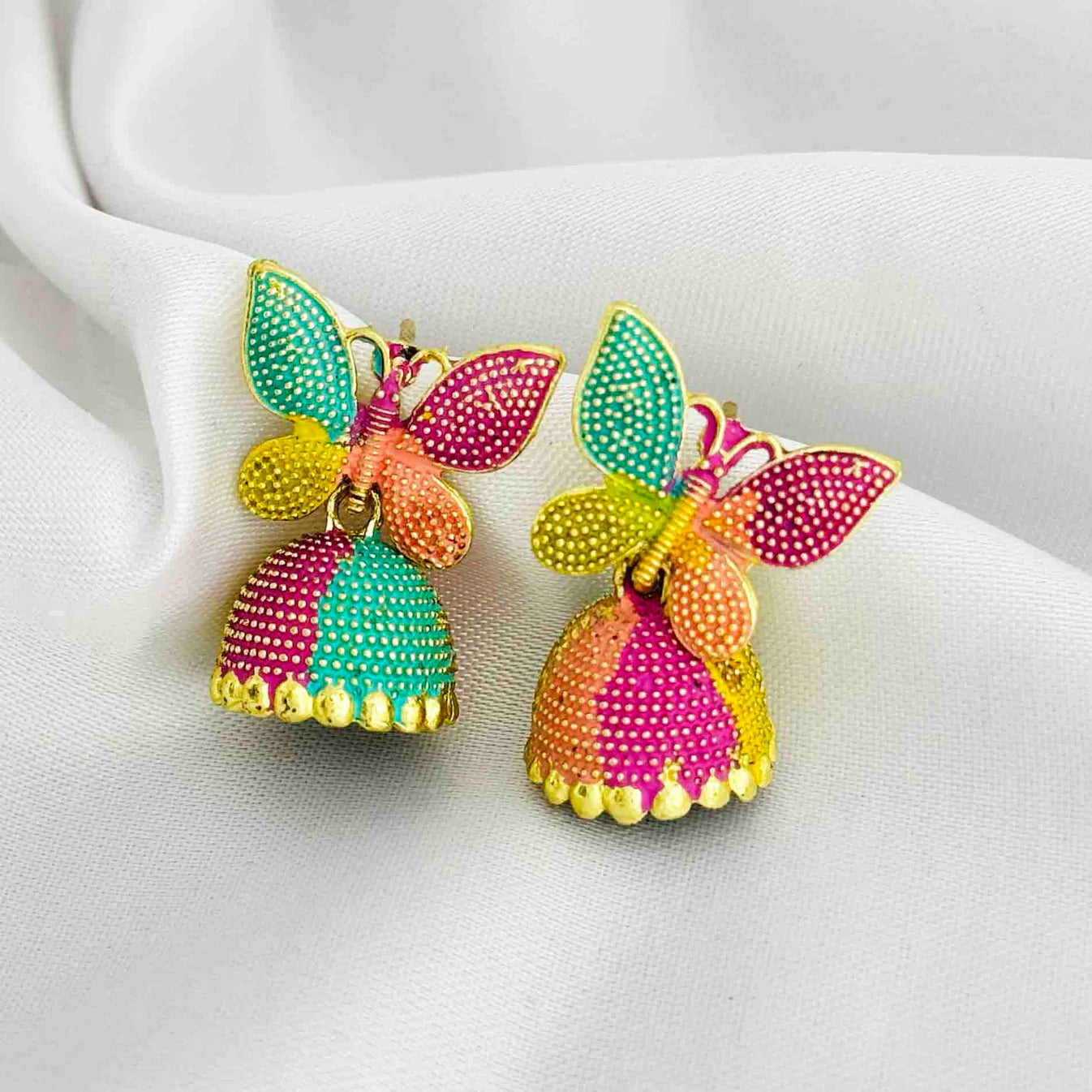 Earring (J9)