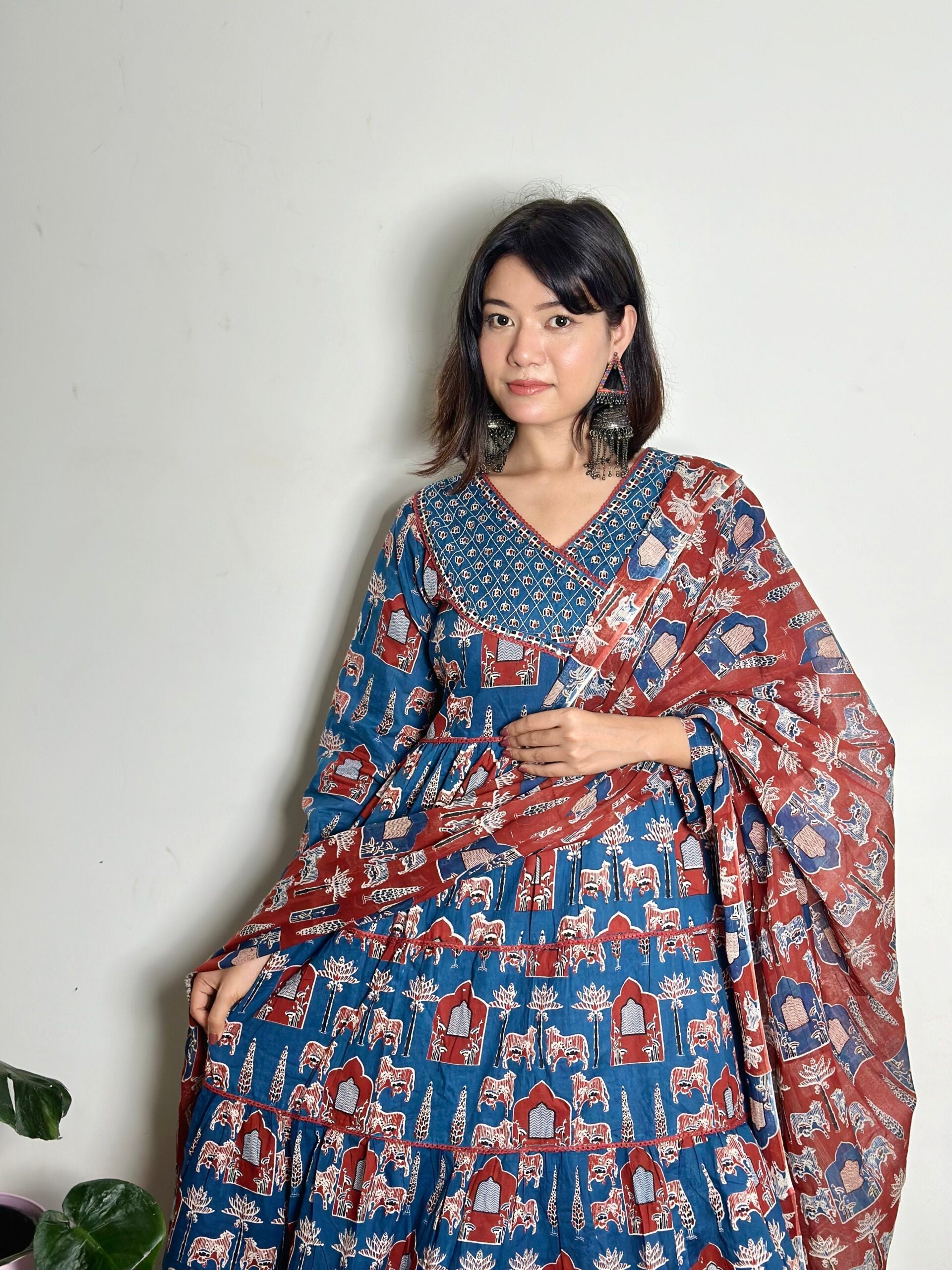 Women Printed Regular Thread Work Pure Cotton Kurta with Trousers & With Dupatta