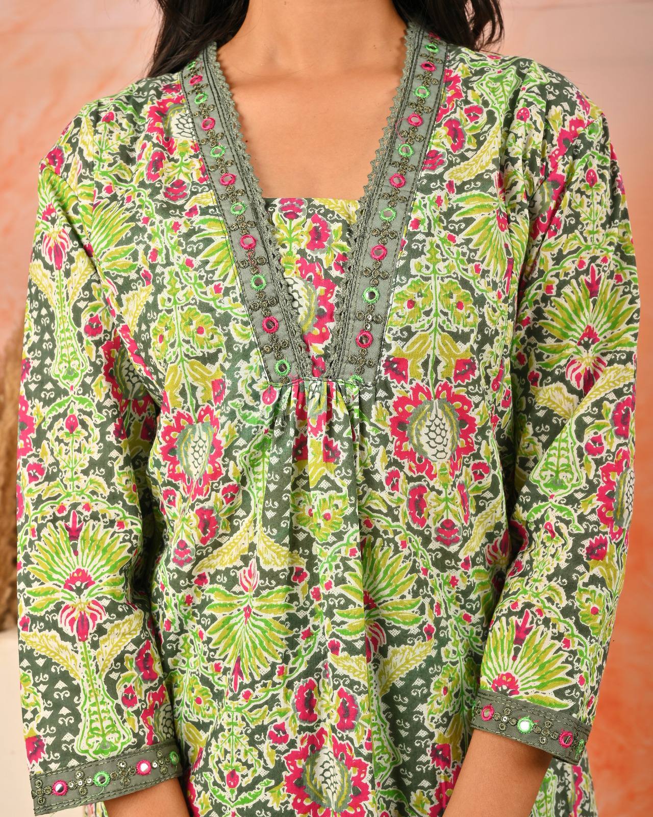 Green colour 3 piece Kurta Set (Z092)