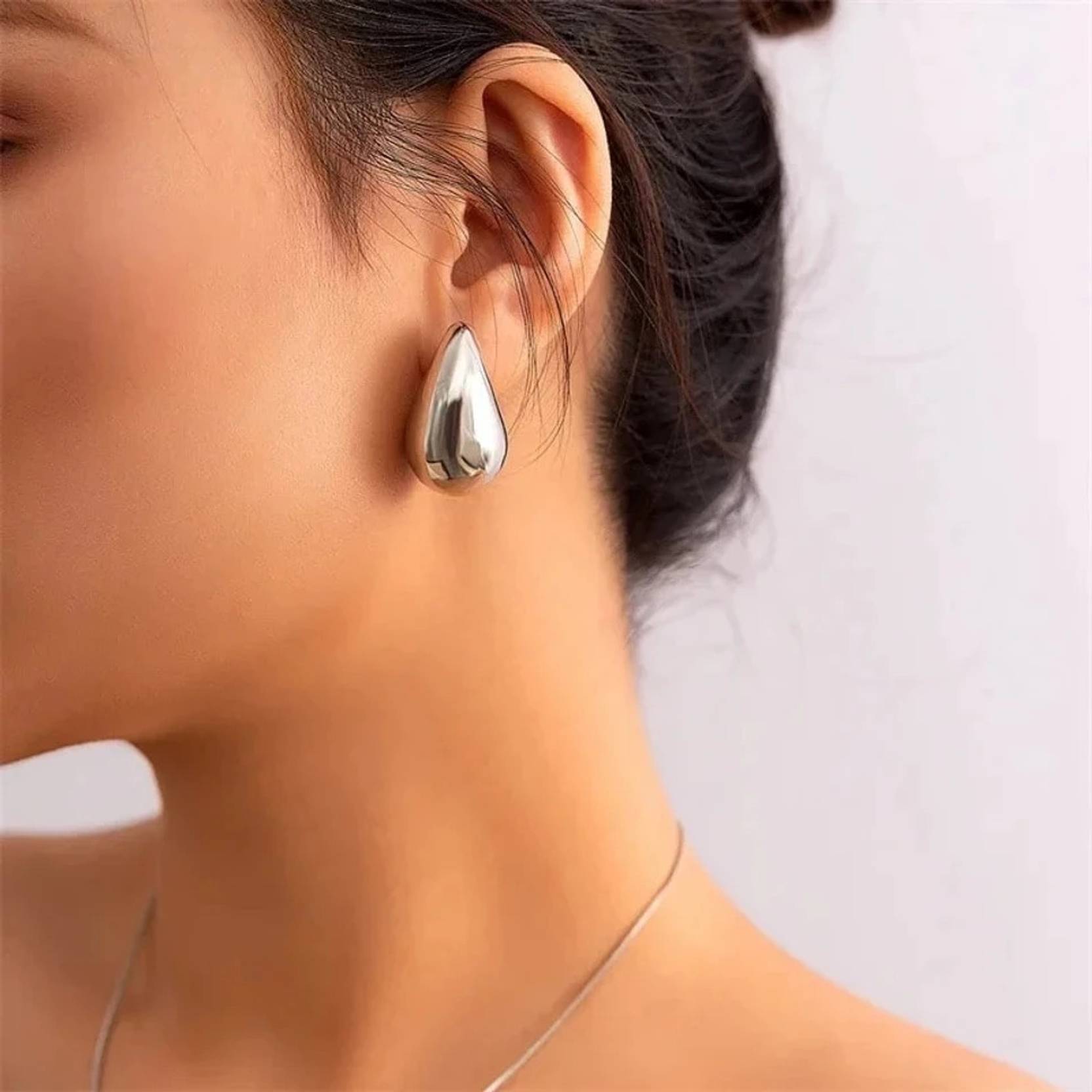 Earring (J23)