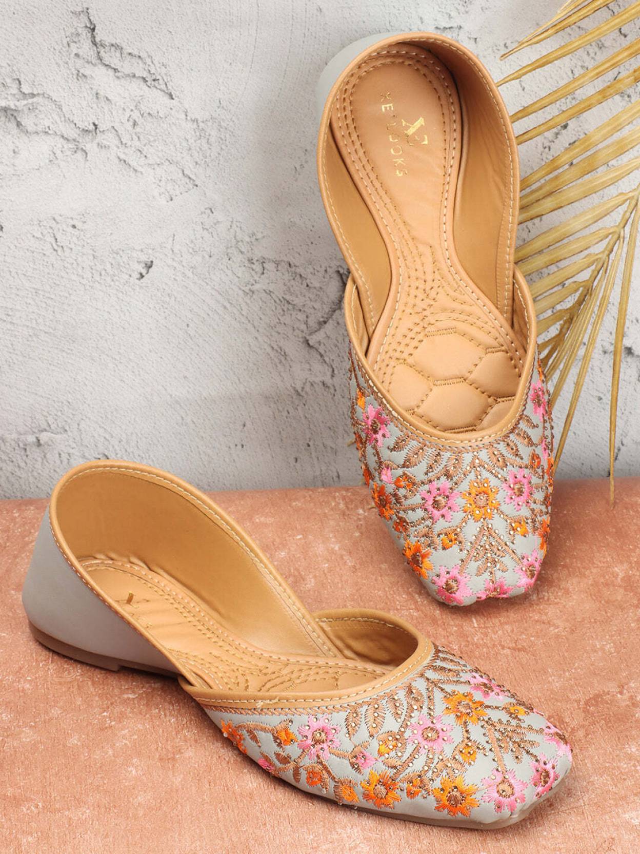 Jutis For Women