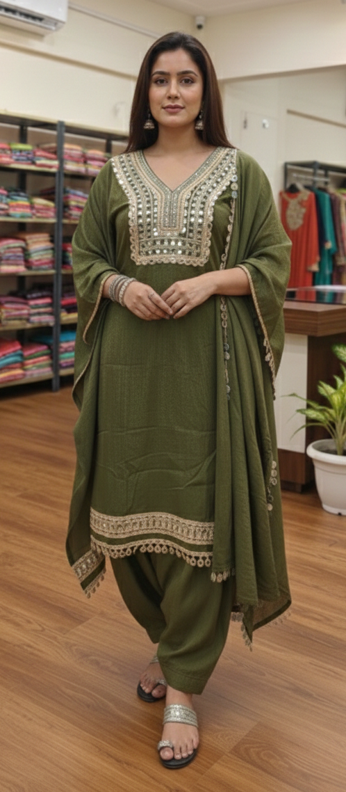 Green colour mirror work partywear suit (Z0568)