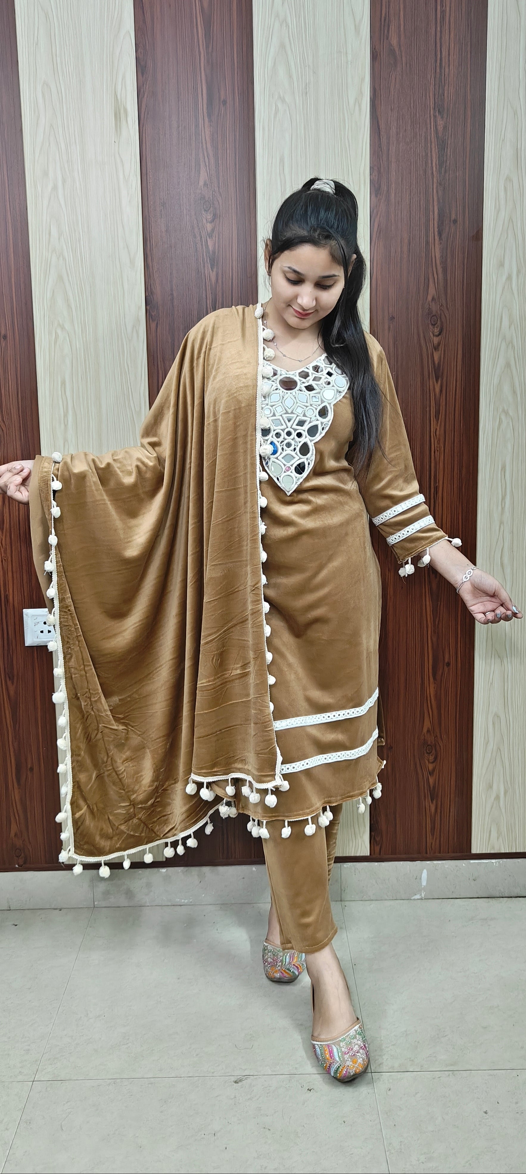 Golden beautiful 3 pc velvet suit (ZO340)