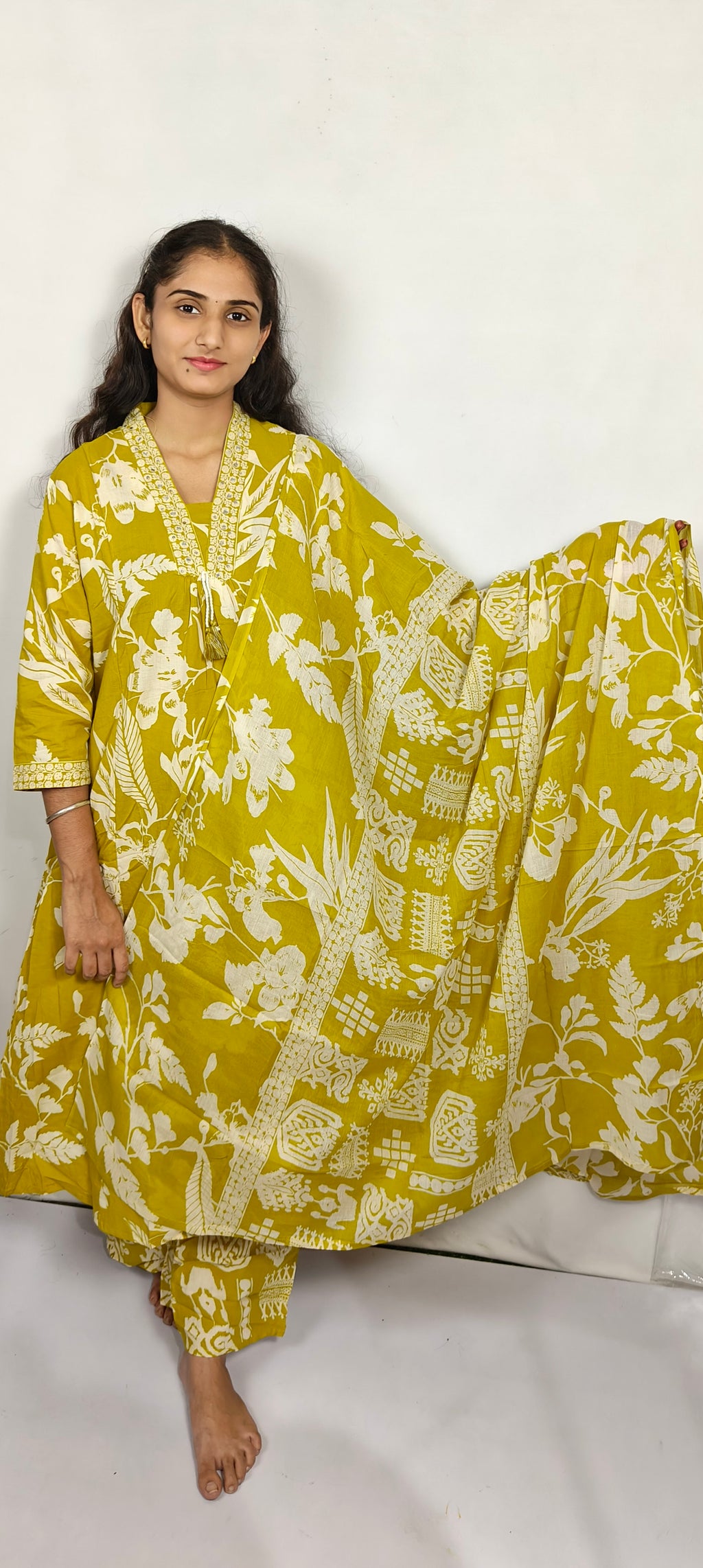 yellow colour printed three piece kurta set (Z0216)
