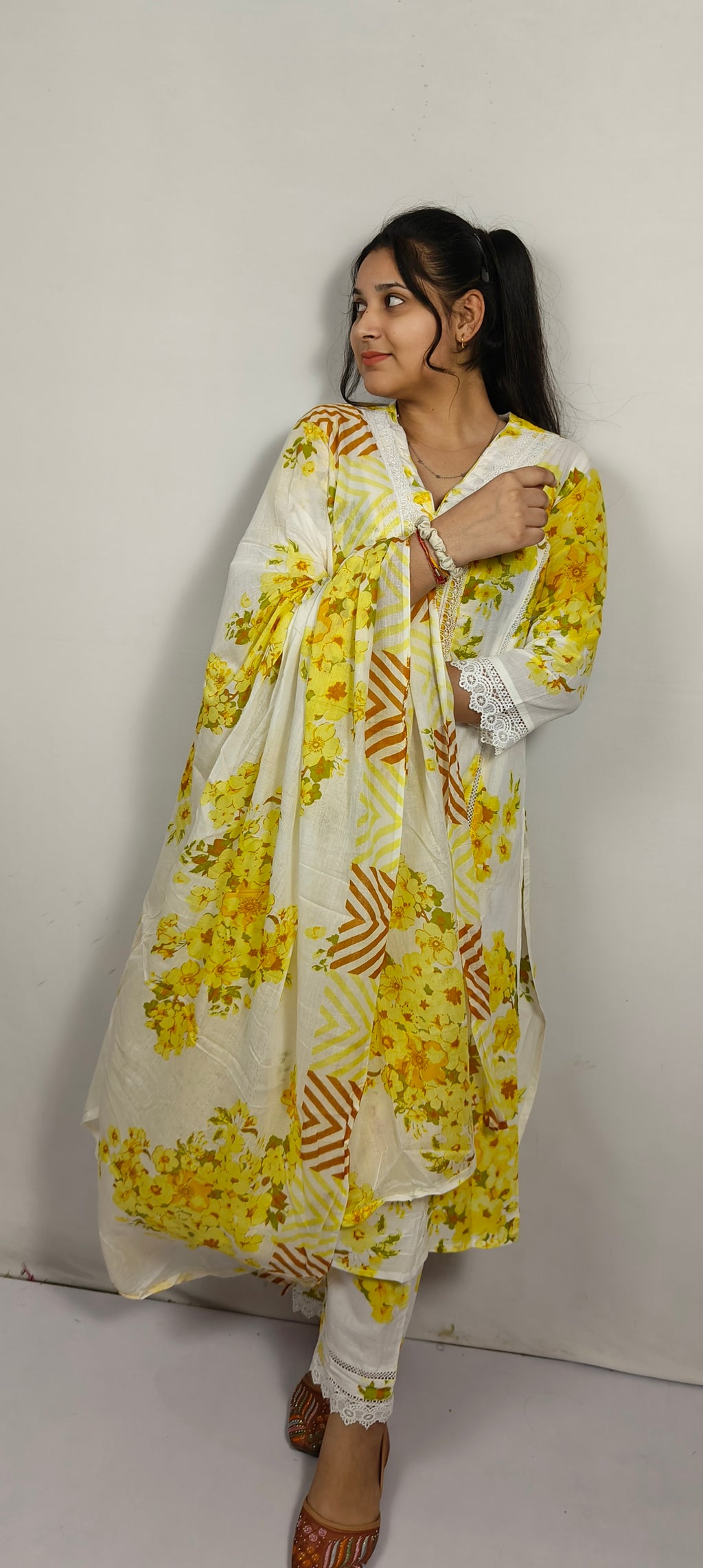 Yellow Floral Printed 3 Pice kurta Set (Z0226)