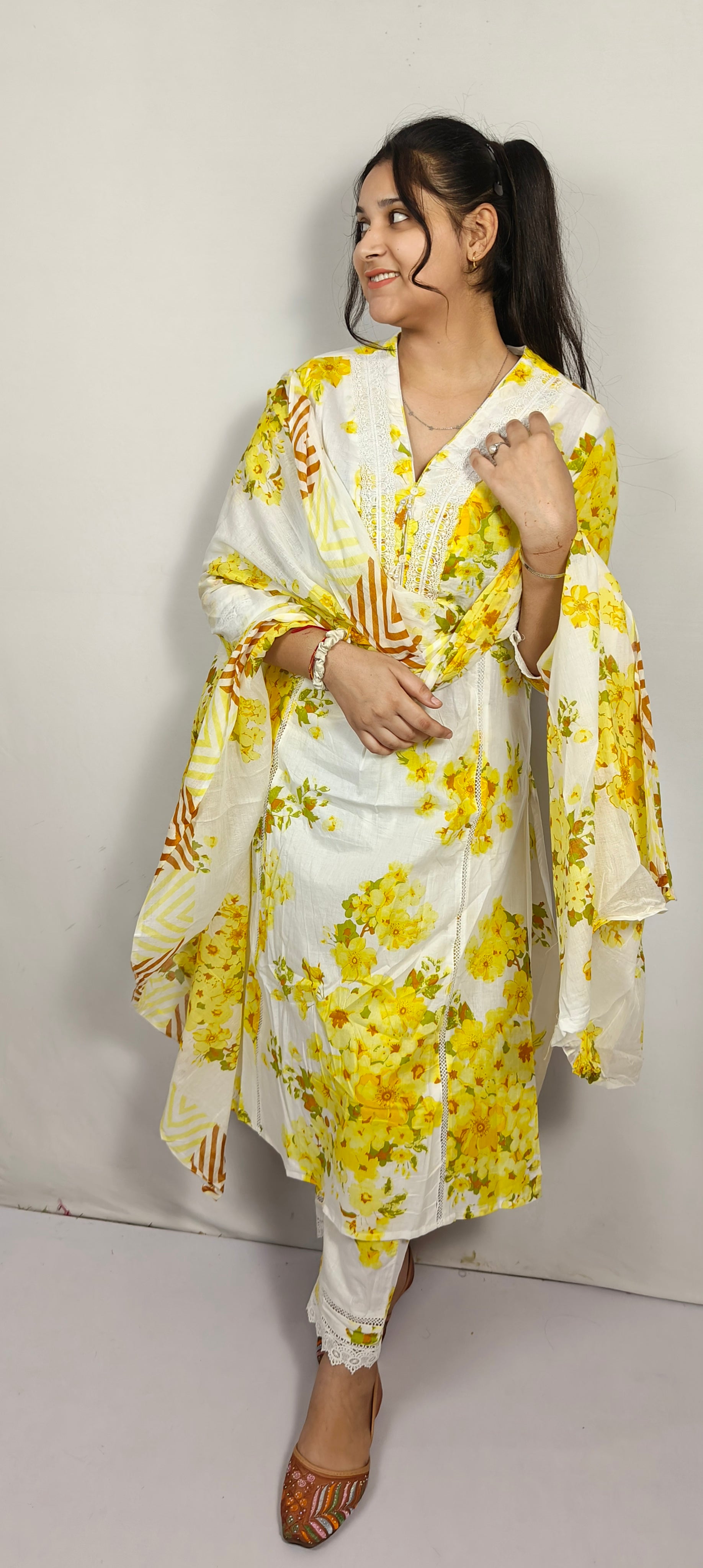 Yellow Floral Printed 3 Pice kurta Set (Z0226)