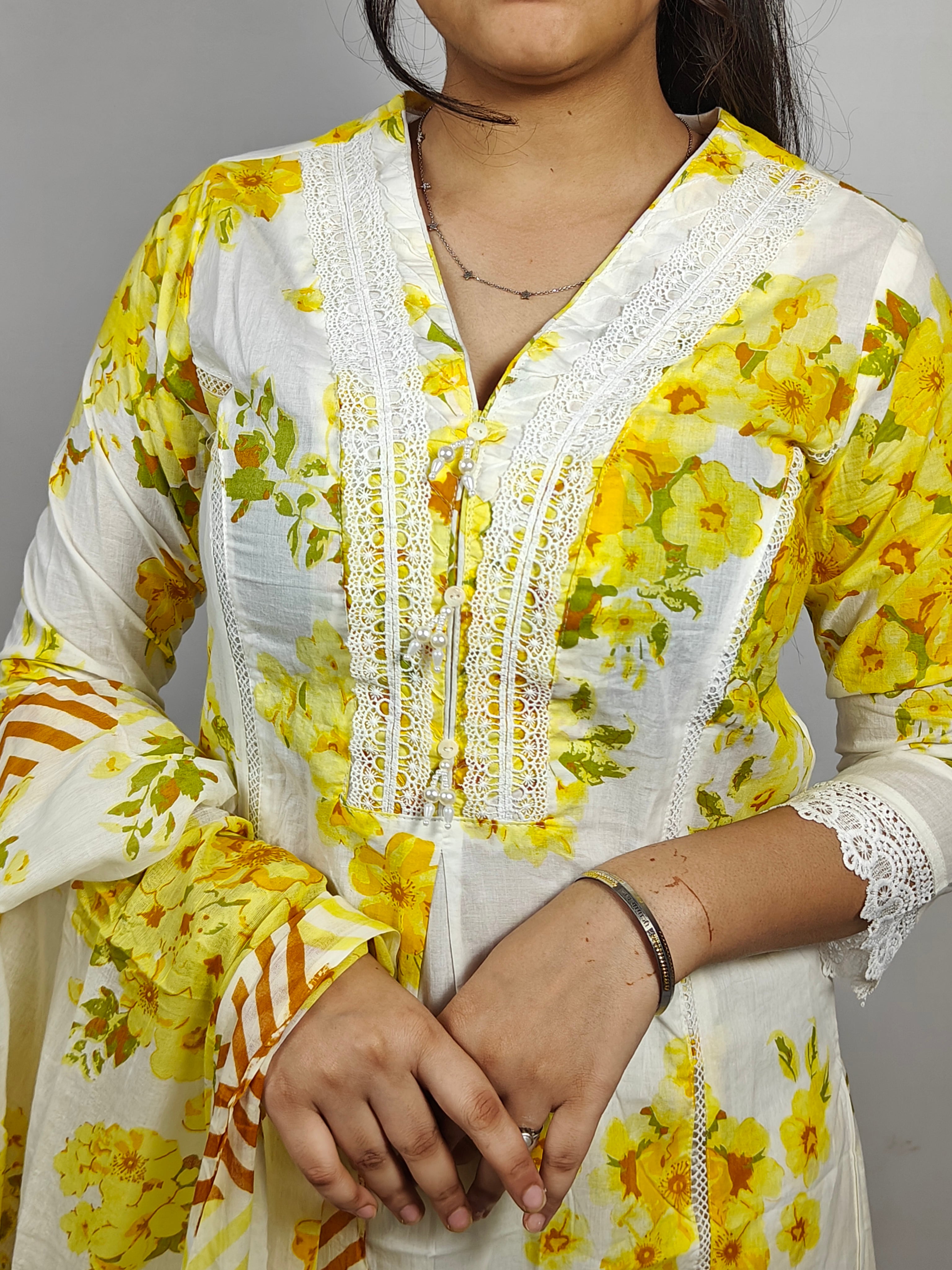 Yellow Floral Printed 3 Pice kurta Set (Z0226)