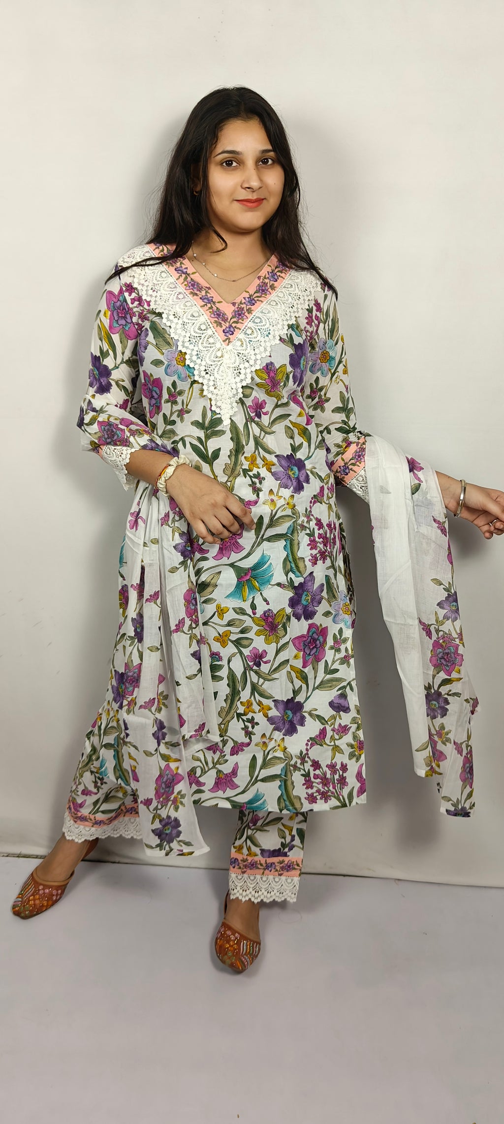 Floral Printed White 3 Piece Kurta Set  (Z0229)