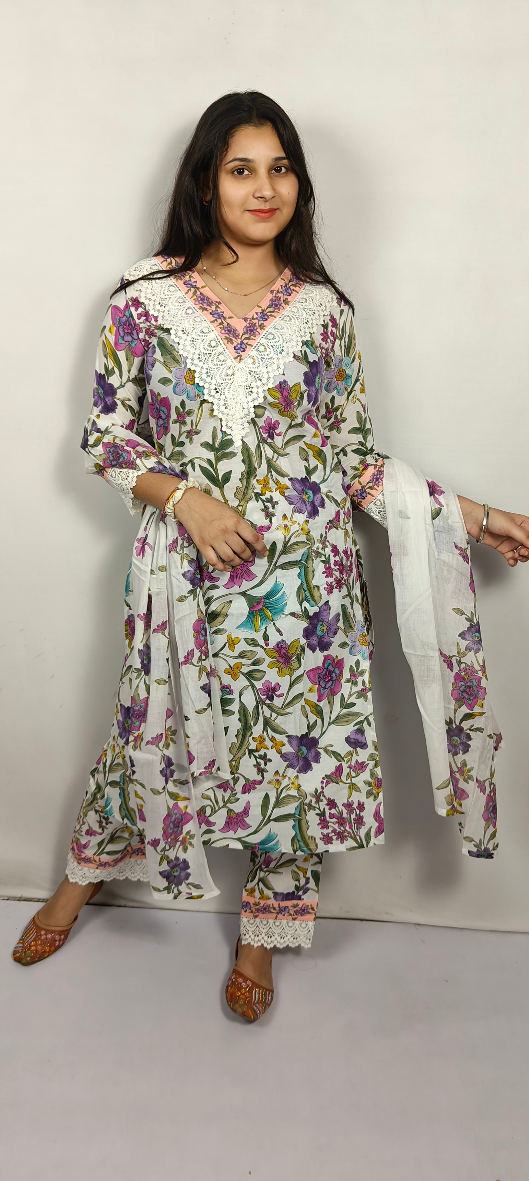 Floral Printed White 3 Piece Kurta Set  (Z0229)