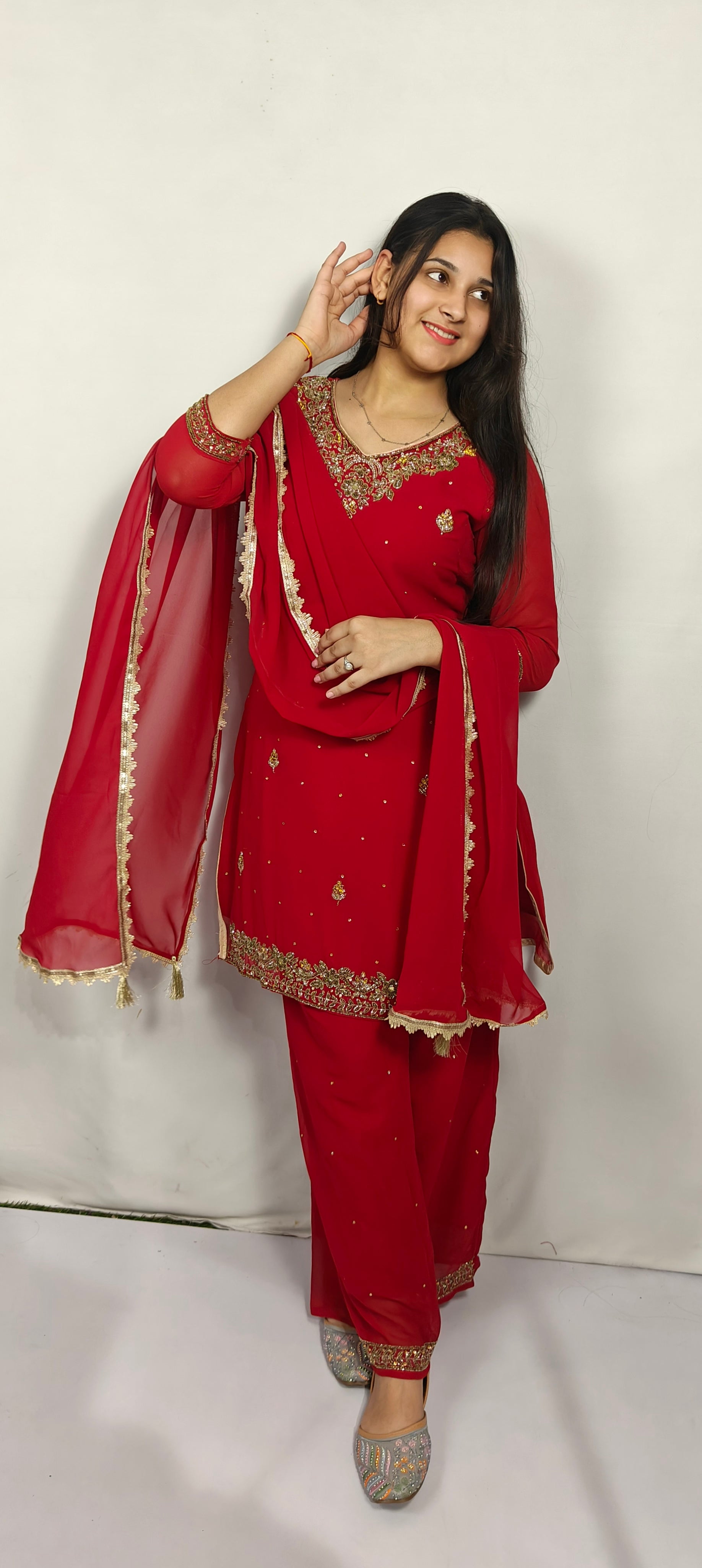Red Embroidered 3 Piece Kurta Set (Z0231)