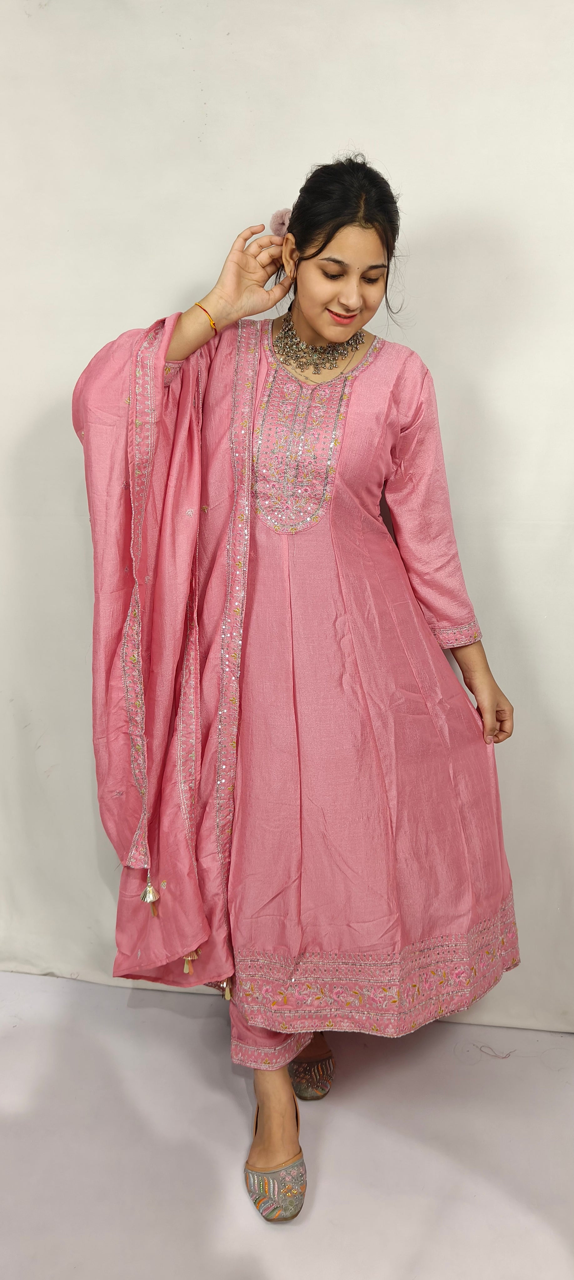 Elegant Pink Embroidered 3 Piece Kurta Set (Z0261)