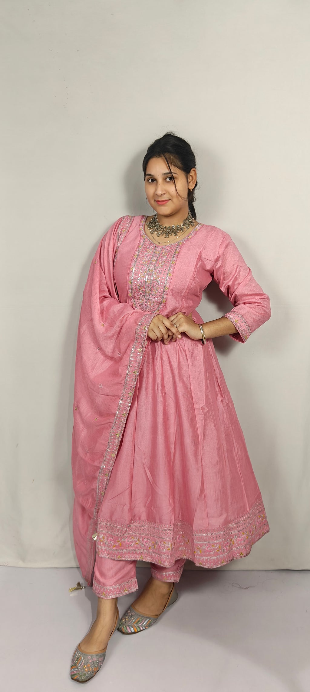 Elegant Pink Embroidered 3 Piece Kurta Set (Z0261)