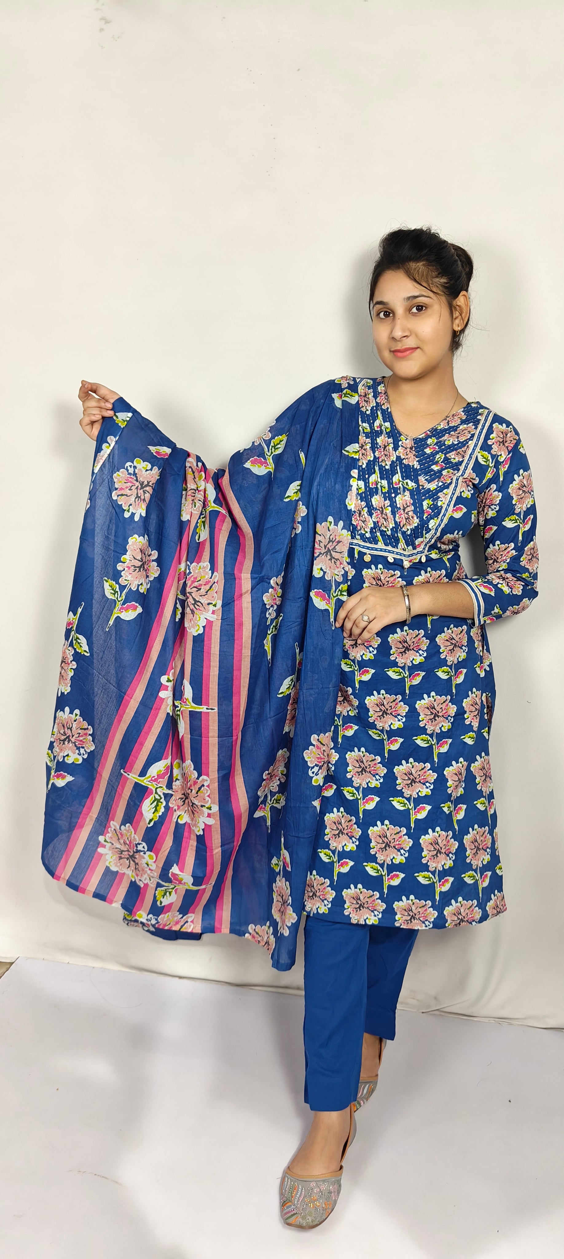 Blue Floral Printed Kurta Set with Dupatta (Z0264)