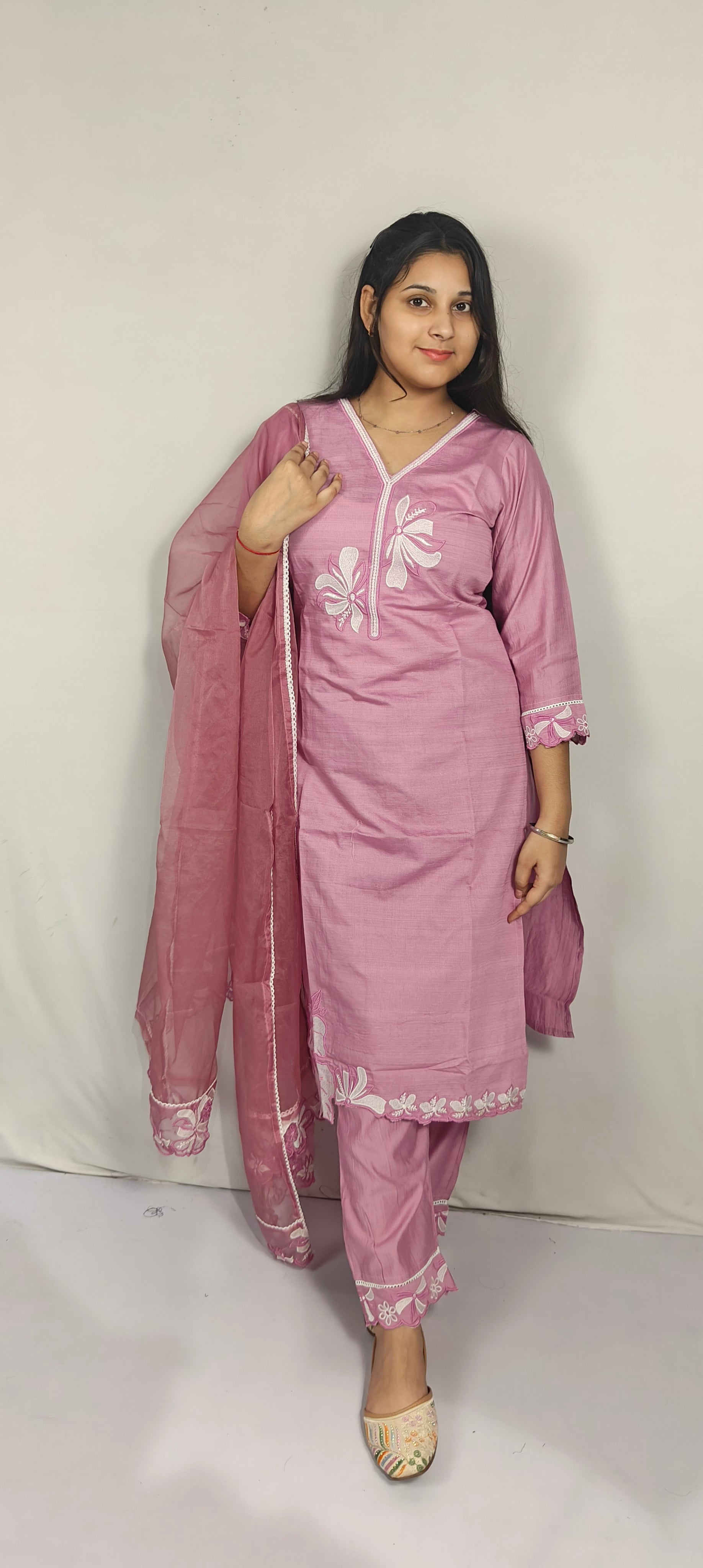 Lavender Embroidered Kurta Set with Dupatta(Z0274)