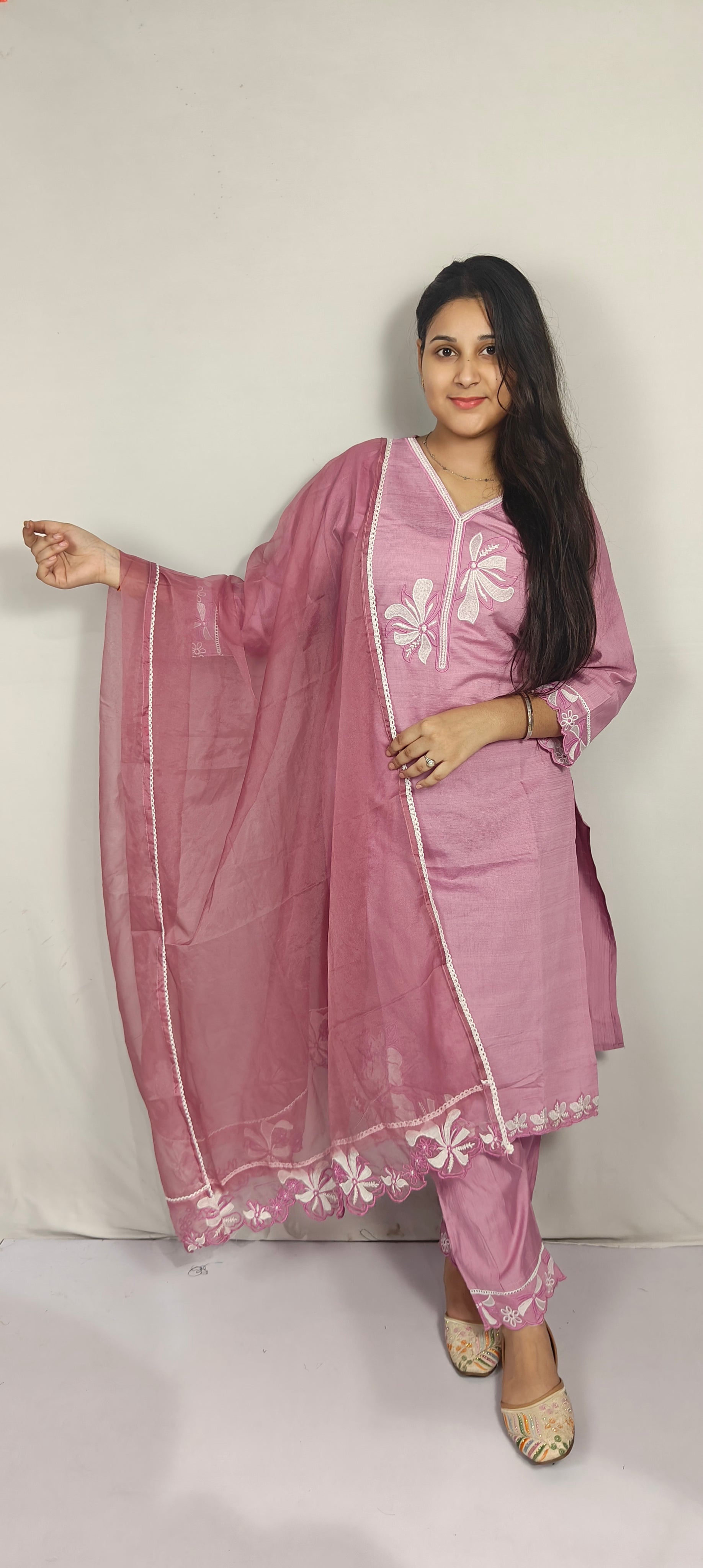 Lavender Embroidered Kurta Set with Dupatta(Z0274)