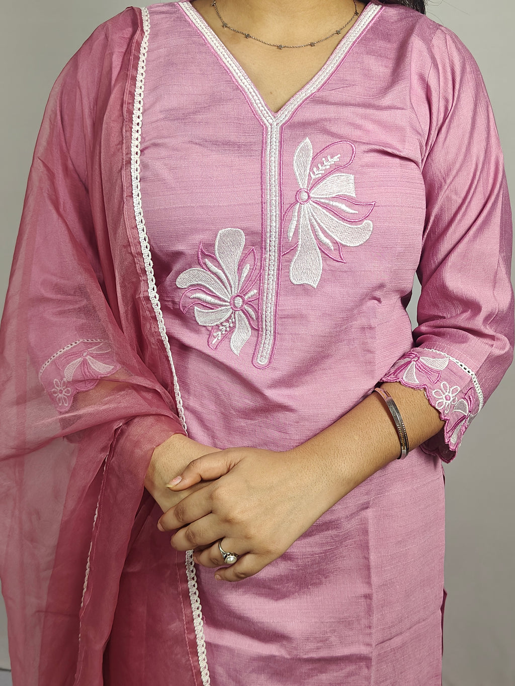 Lavender Embroidered Kurta Set with Dupatta(Z0274)