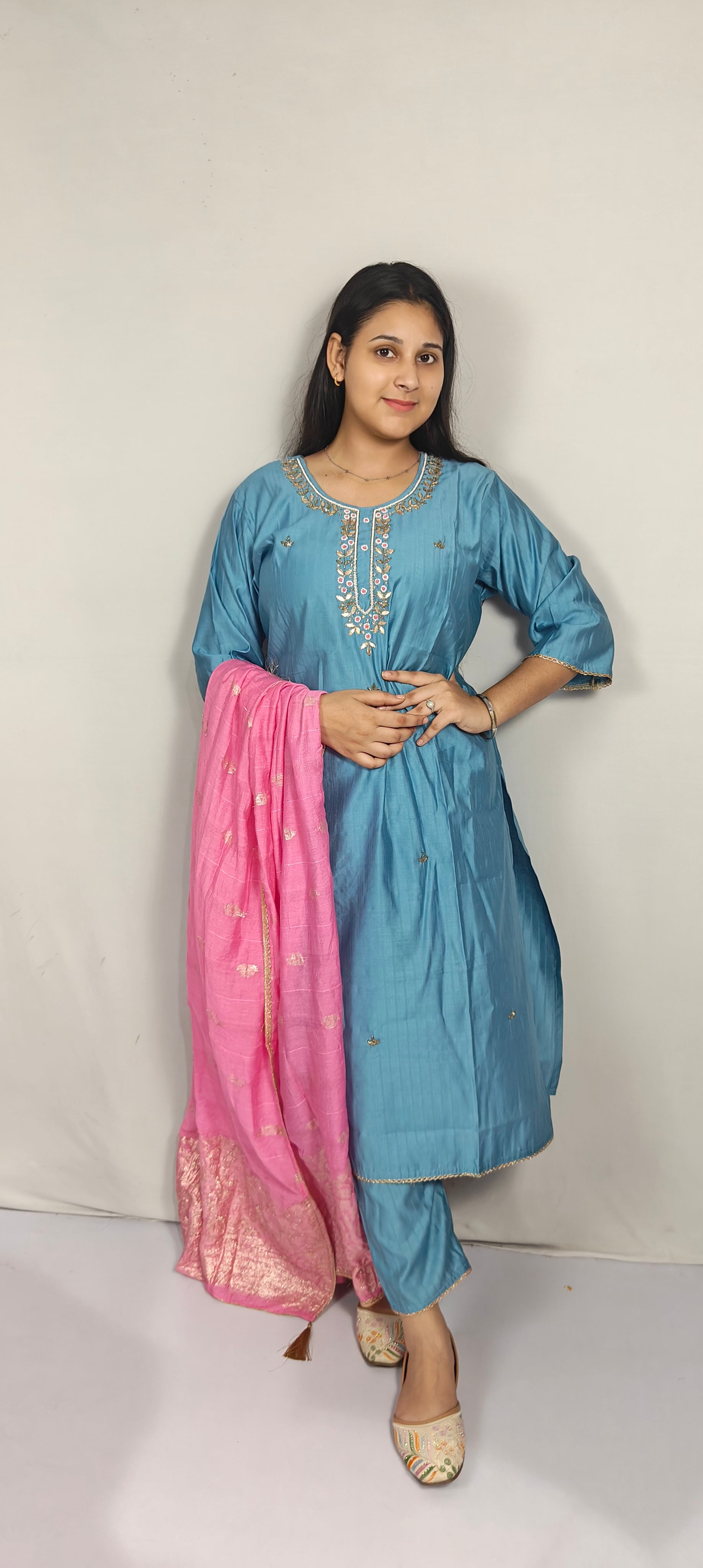 Blue Embroidered Kurta Set with Pink Dupatta(Z0275)