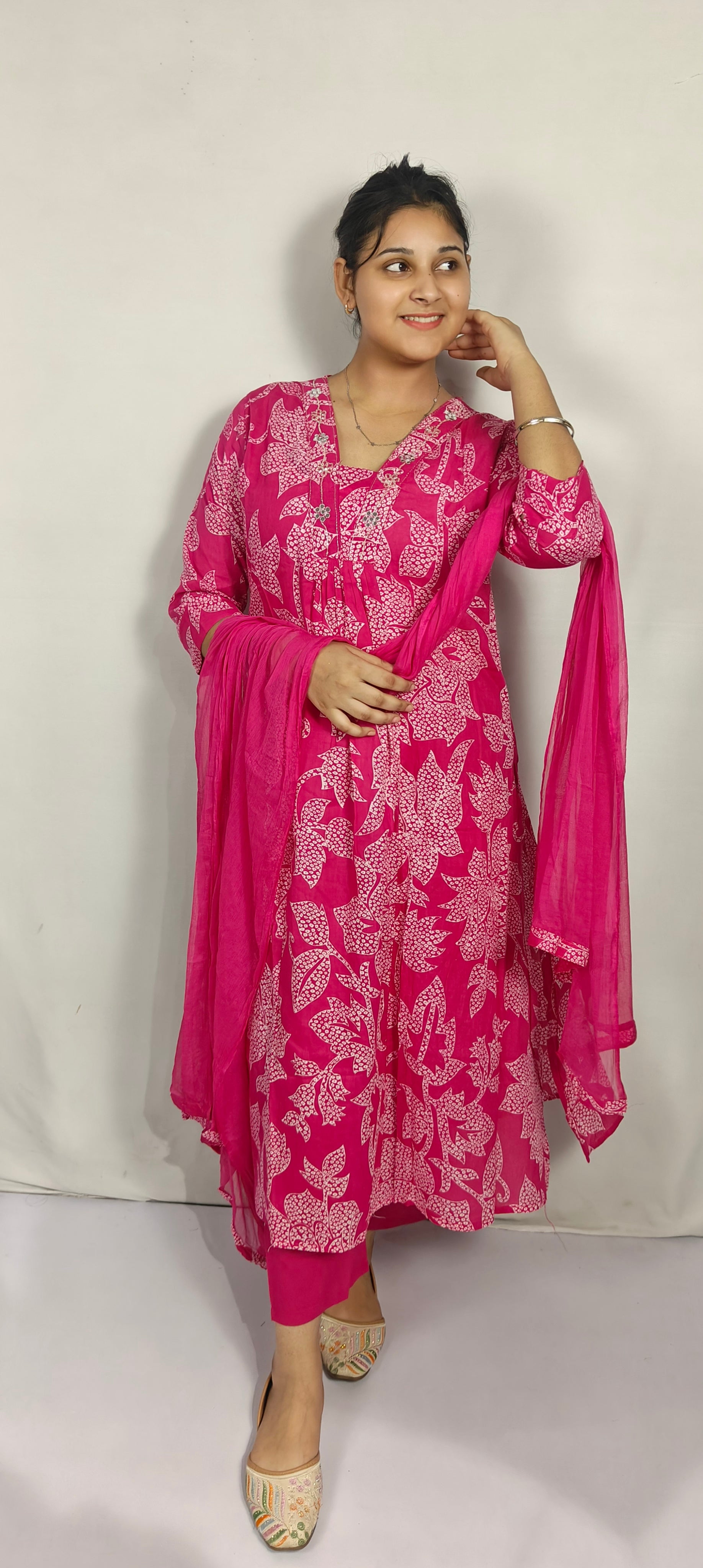 Pink Floral Printed Anarkali Kurta Set with Dupatta(Z0276)