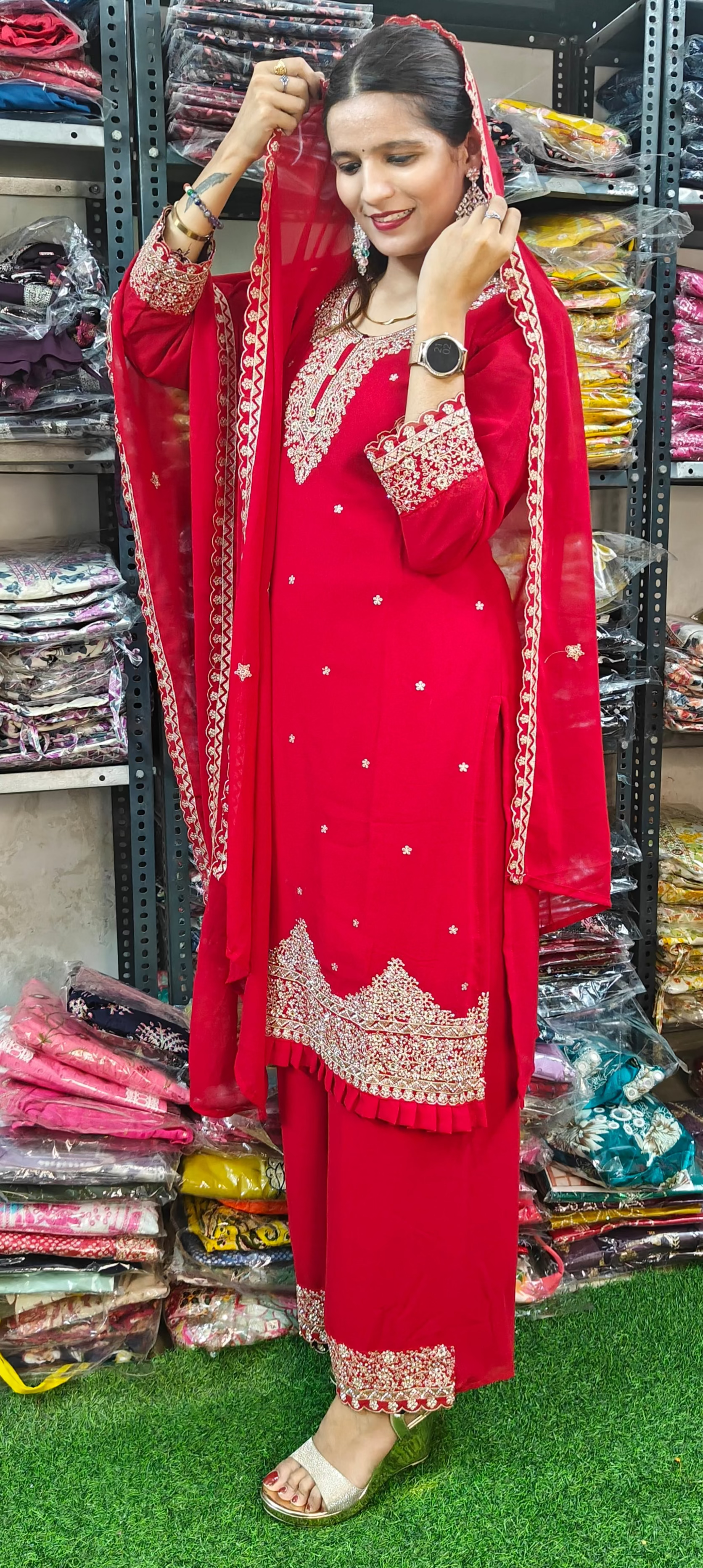 Red Embroidered 3 piece kurta set  (Z0287)