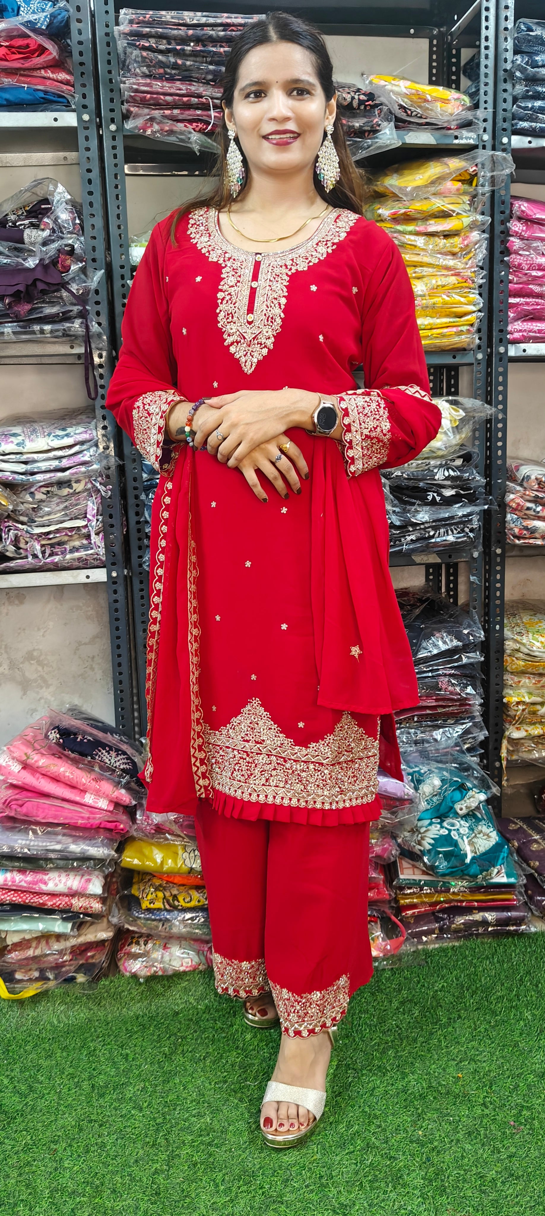 Red Embroidered 3 piece kurta set  (Z0287)