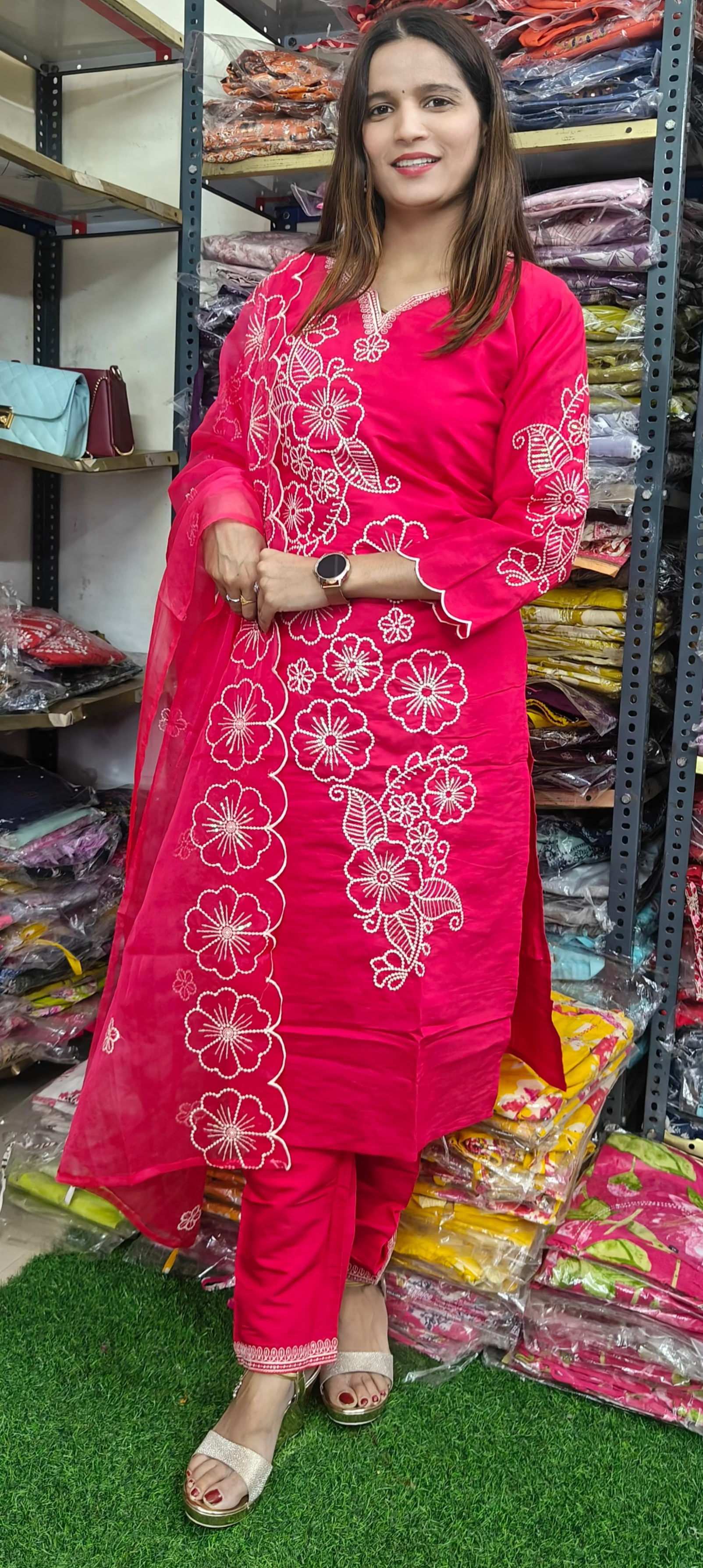 Pink Embroidered Kurta Set with Dupatta (Z0290)