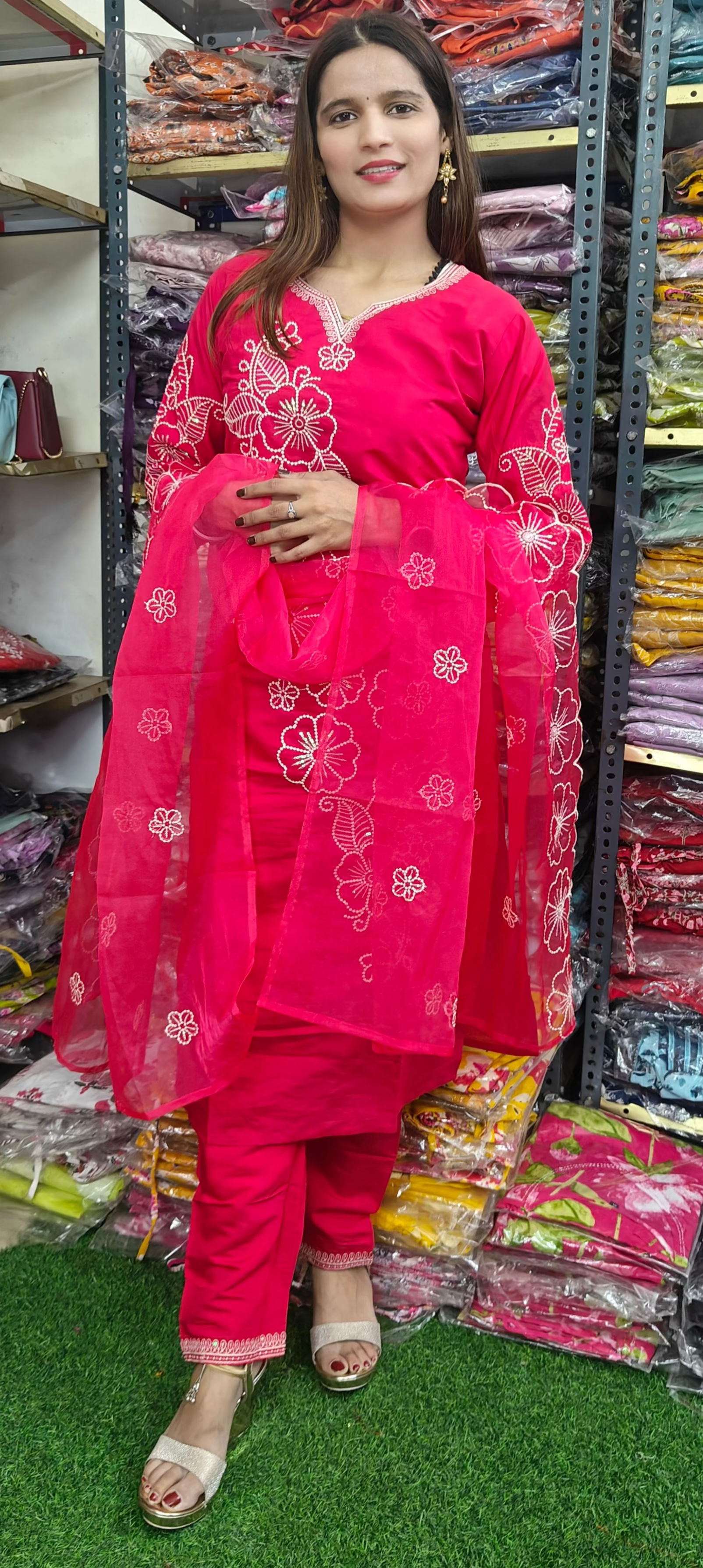 Pink Embroidered Kurta Set with Dupatta (Z0290)