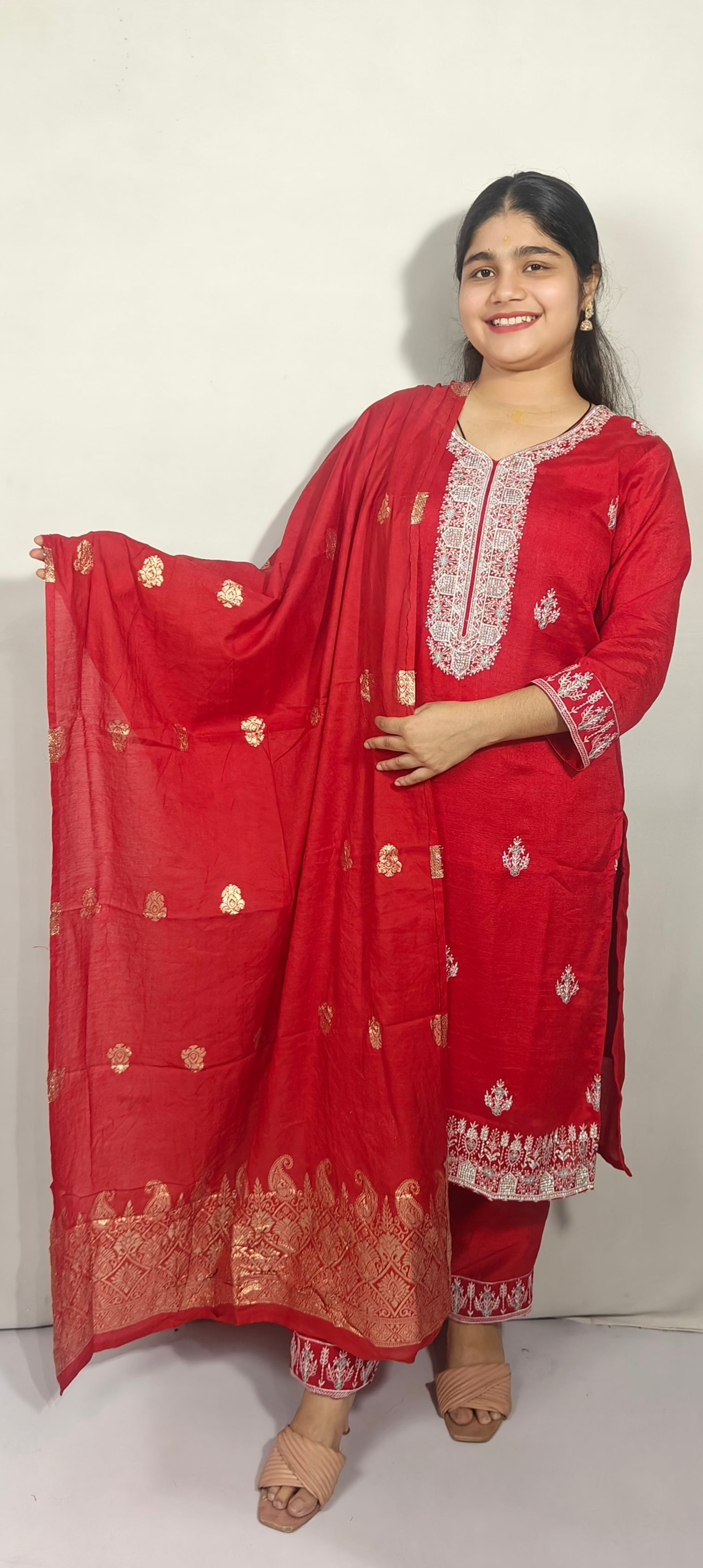 Red Embroidered Kurta Set with Dupatta (Z0299)