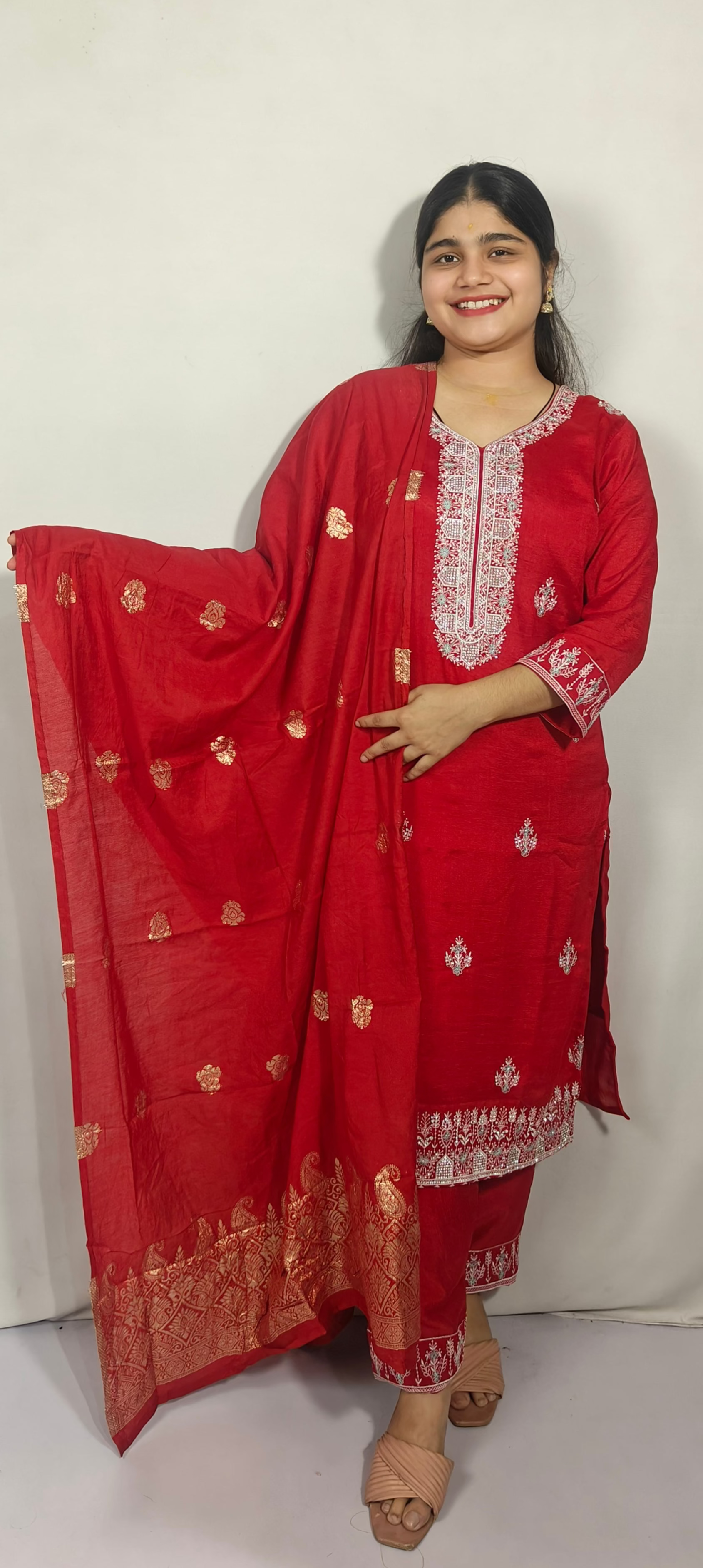 Red Embroidered Kurta Set with Dupatta (Z0299)