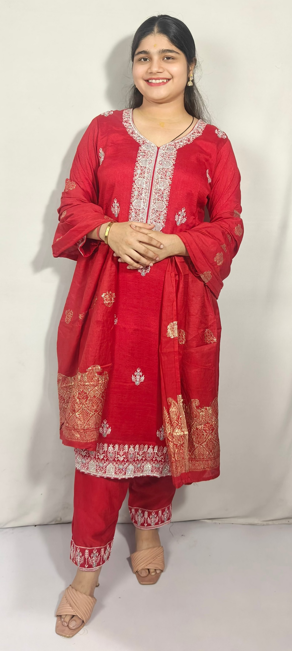 Red Embroidered Kurta Set with Dupatta (Z0299)
