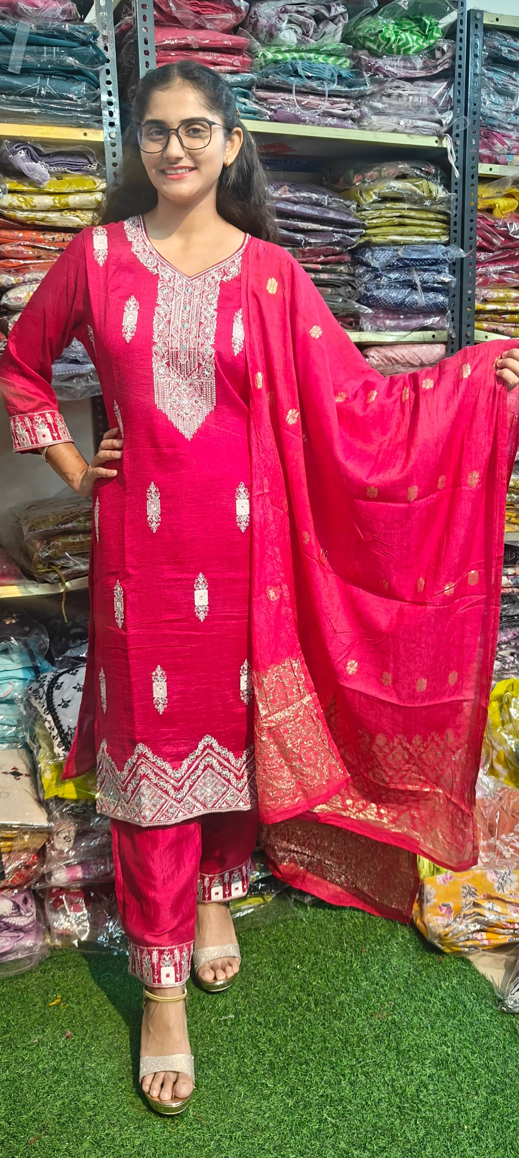Pink Embroidered Kurta Set with Dupatta (Z0300)