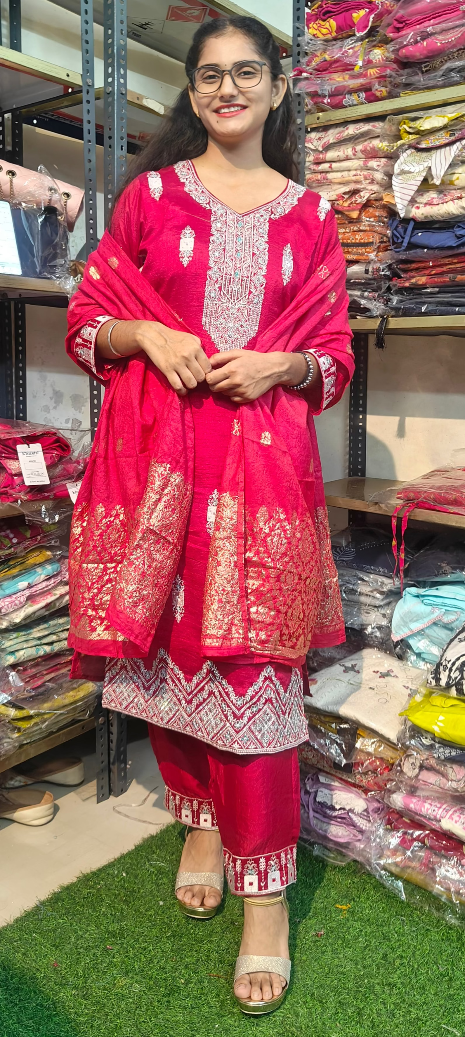 Pink Embroidered Kurta Set with Dupatta (Z0300)