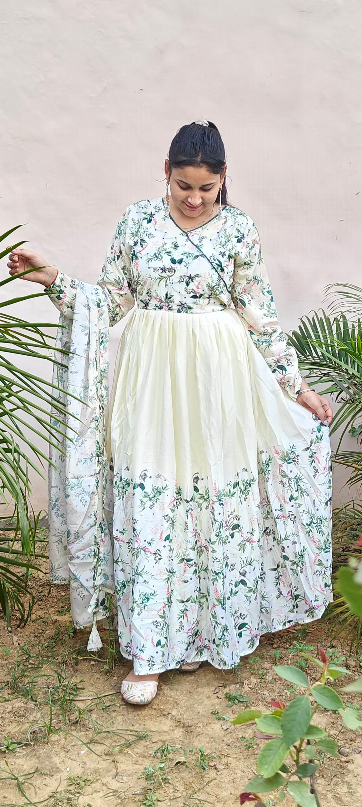 White Floral Anarkali Kurta Set with Dupatta (Z0301)
