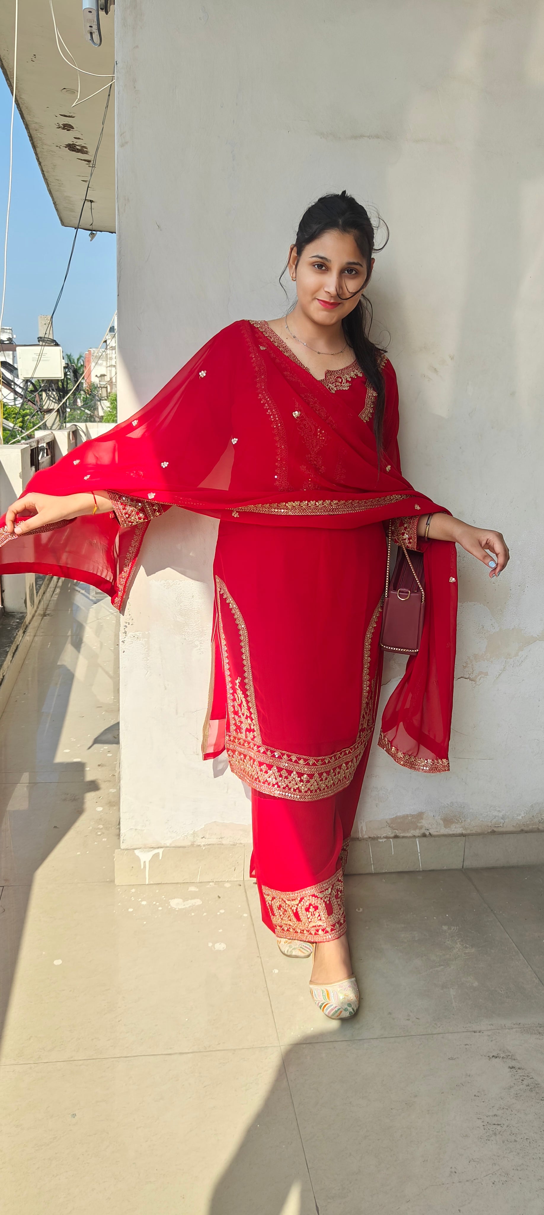 Red Embroidered Kurta Set with beautiful purse (Z0306)
