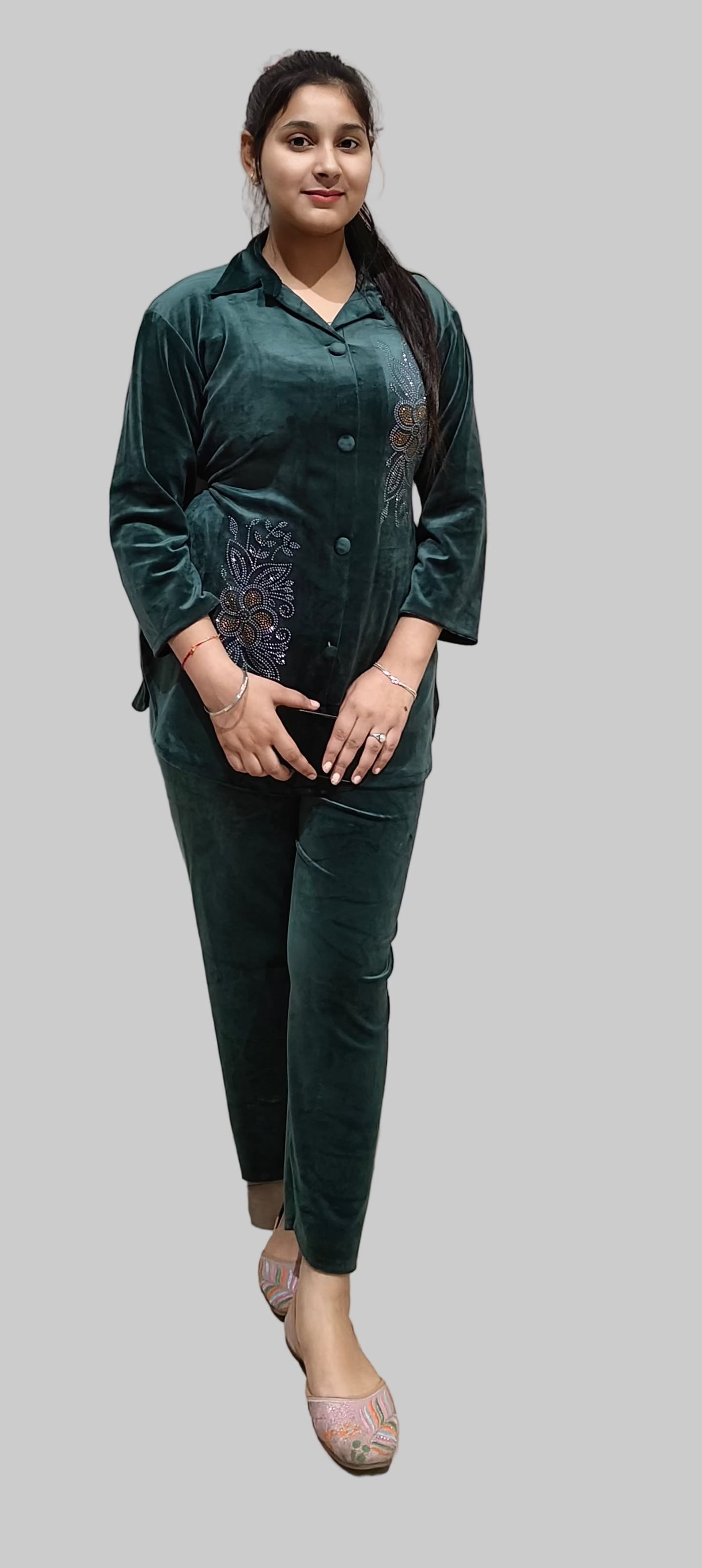 Green colour beautiful cozy velvet 2 piece set (Z0321)