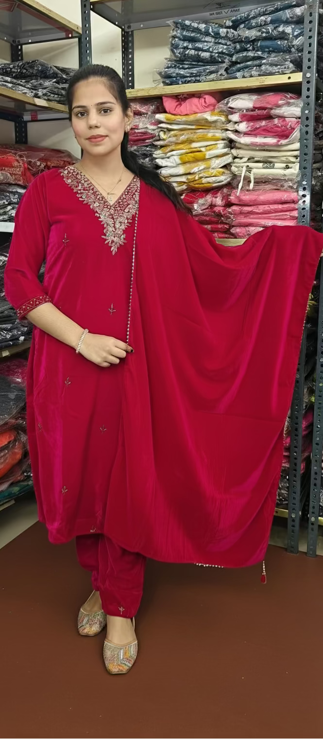 Red colour beautiful velvet  3 piece suit (ZO335)