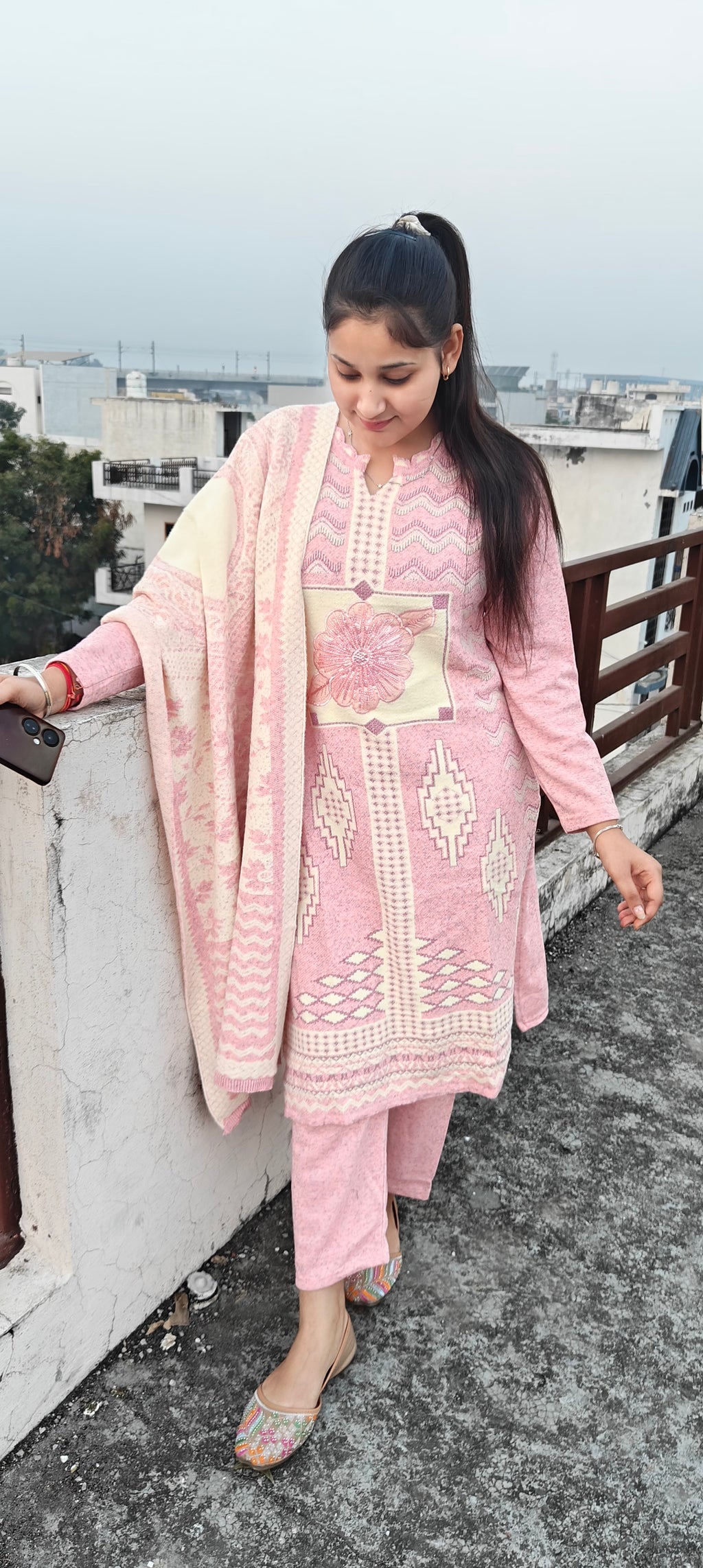 Pink beautiful woolen 3 piece set (Z0329)