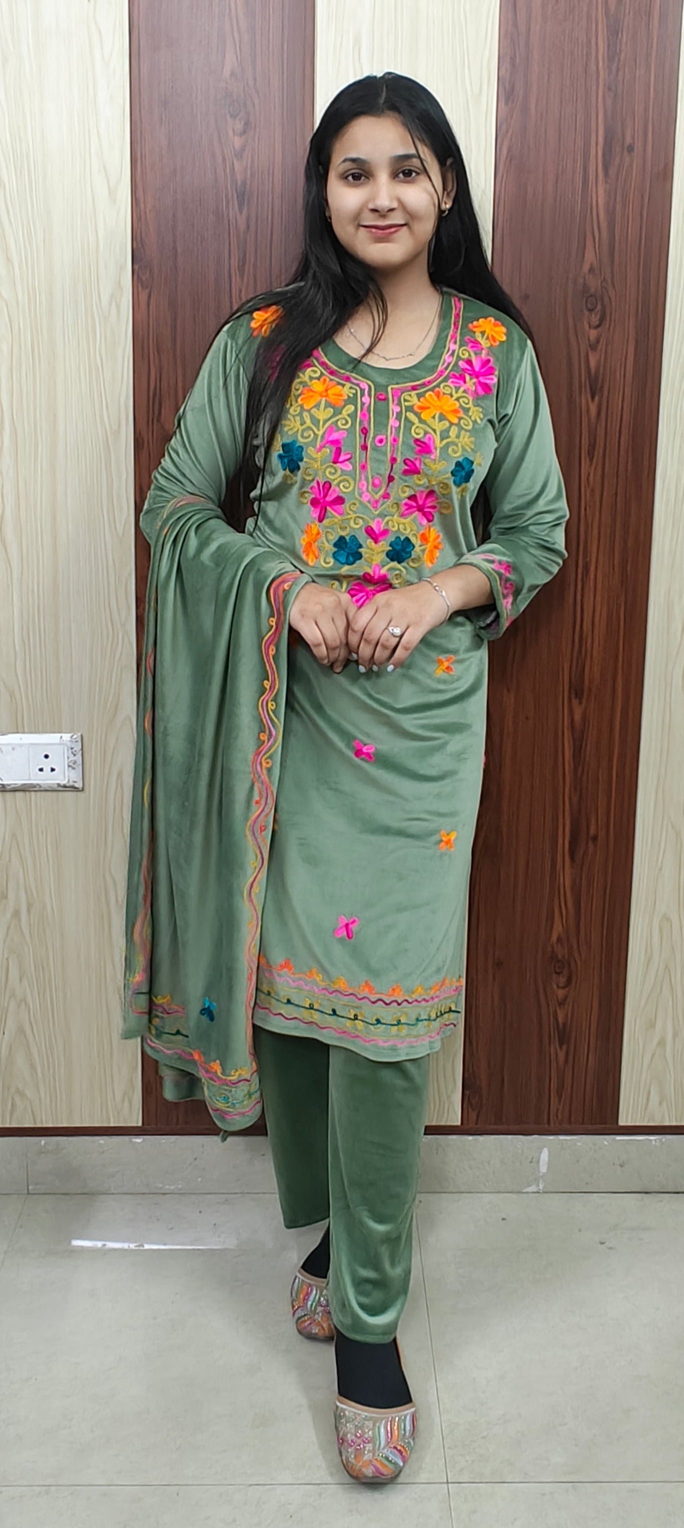 Pista Kashmiri Woolen 3-Piece Suit (Z0376)