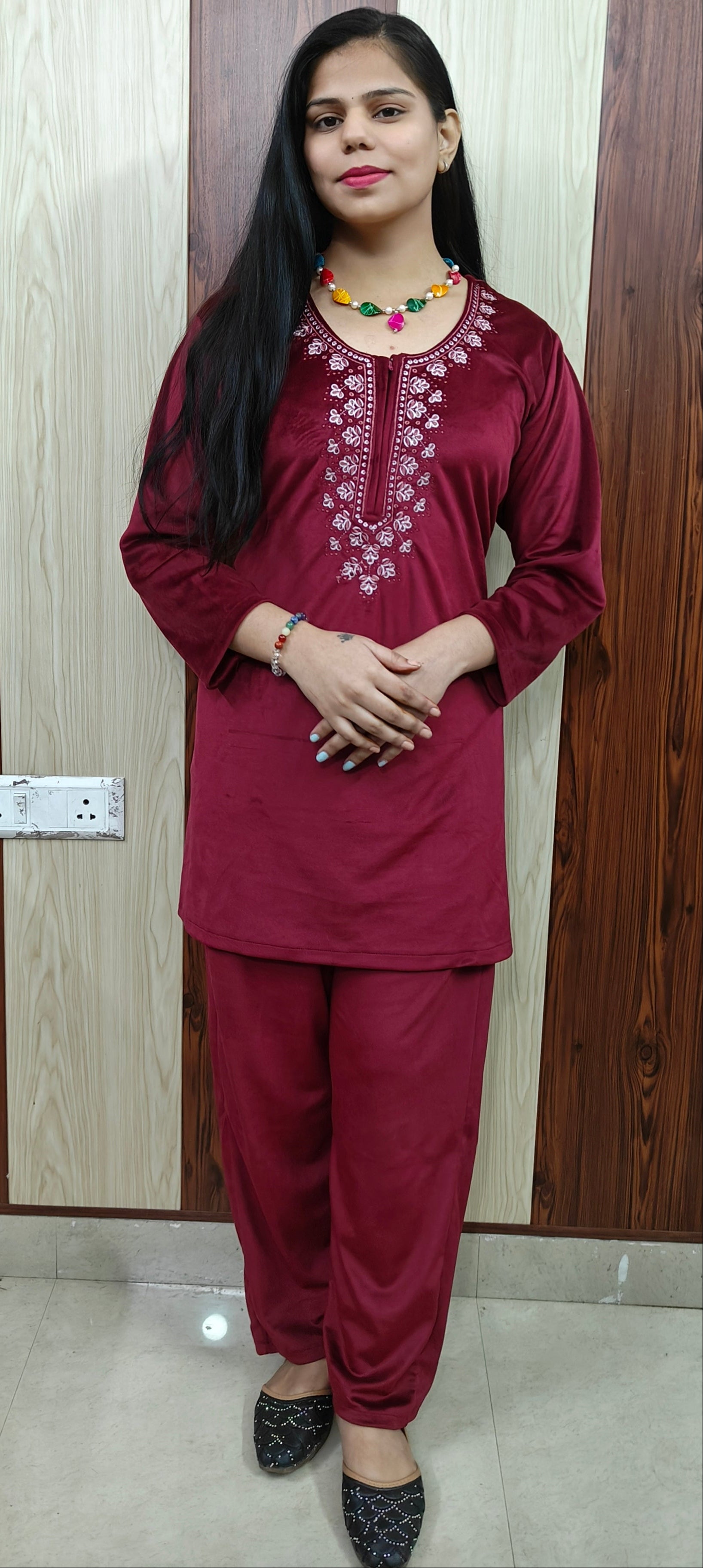 Maroon colour beautiful velvet 2 pc set (Z0378)