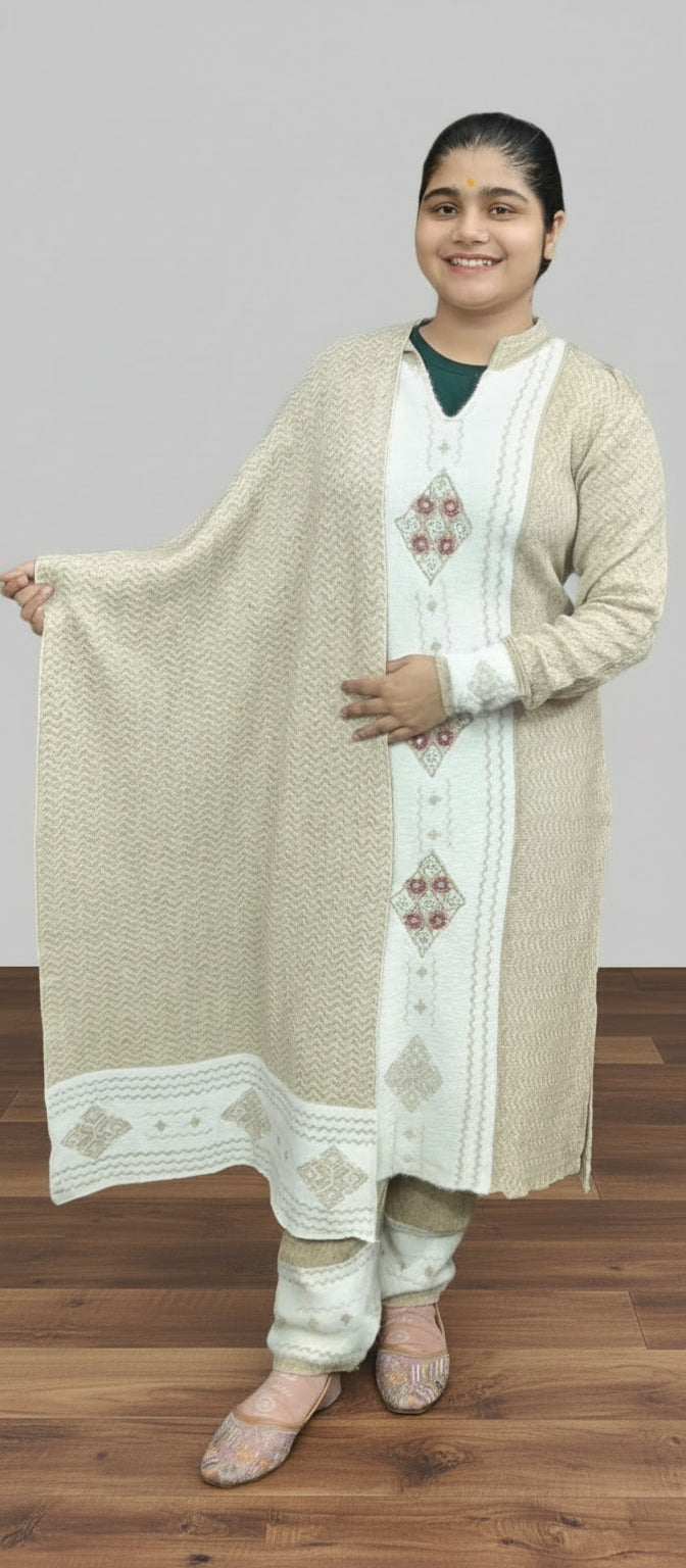 Cream Colour Beautyful  3 Piece Suit (ZO392)