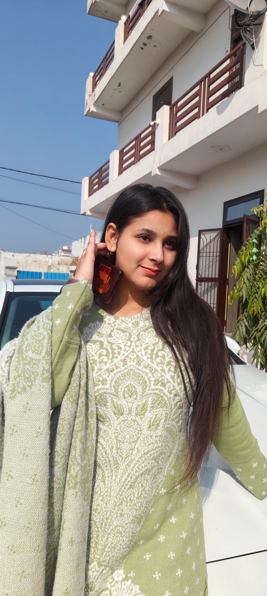 Pista Colour Woolen  Beautiful 3 Piece Suit (ZO397)