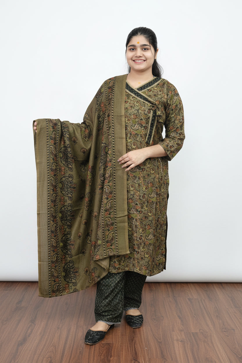 Green  Colour Pasmina 3 Piece suit (Z0411)