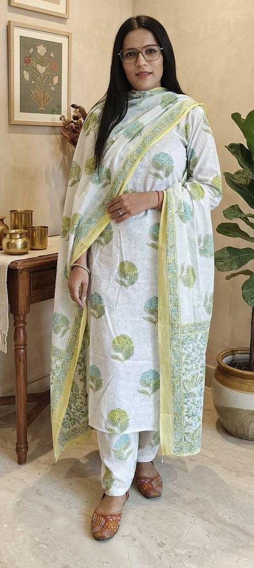 White colour Cotton fabric 3 Piece suit (Z0652)