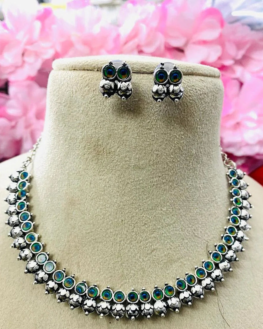 Necklace (J24)