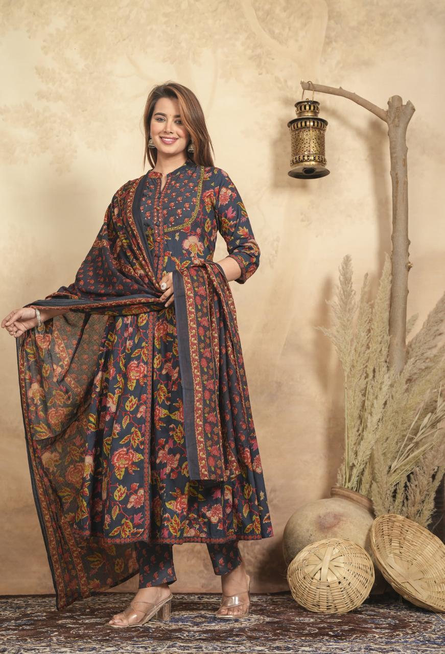 Black coloured Anarkali Kurta Set (Z0154)