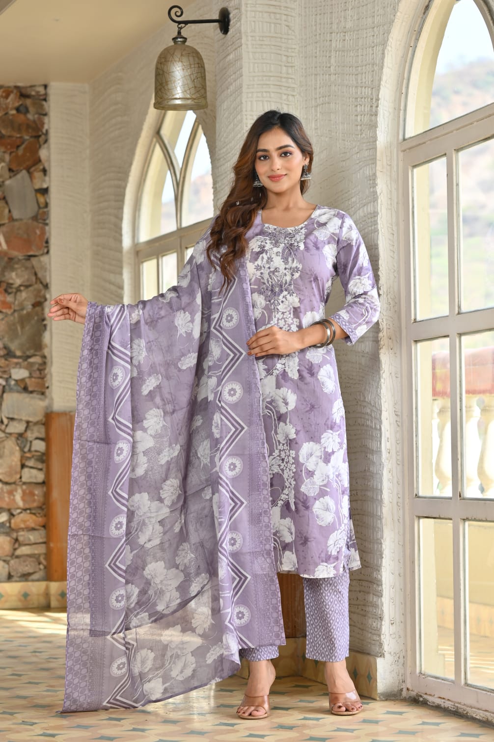 Lavender White Floral 3 Piece Kurta Set (Z0190)