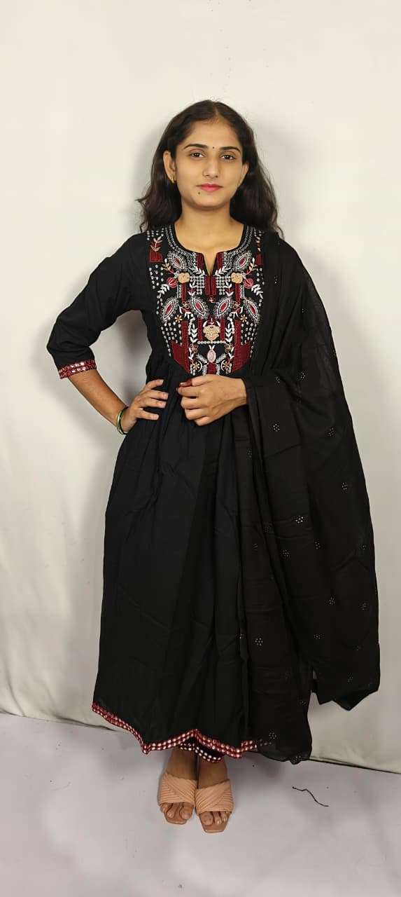Black Embroidered 3 Piece Kurta Set (Z0210)