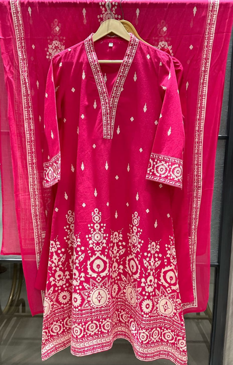 Red 3/4 Sleeves Jam Cotton Suit, Beautiful Bag, Jutti COMBO OFFER ONLY 1649/-