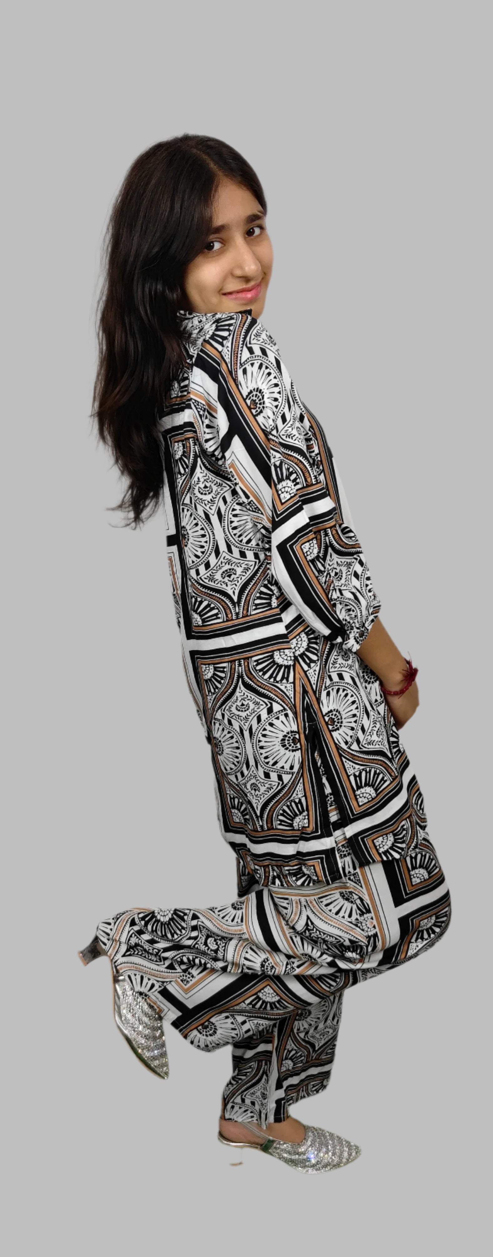 White with black Co-ord Set  (Z060)