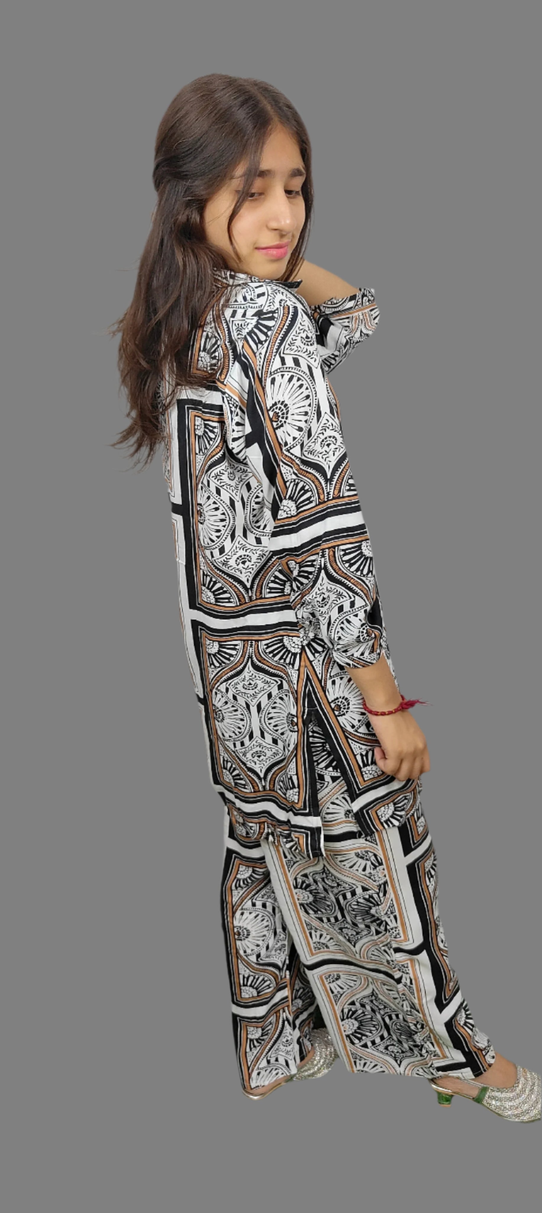 White with black Co-ord Set  (Z060)